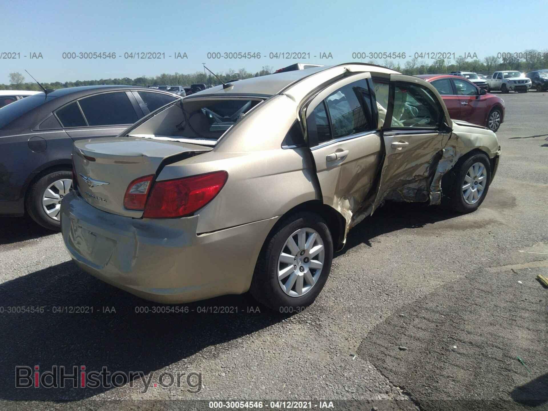 2010 CHRYSLER SEBRING - VIN: 1C3CC4FB8AN229443 - Фото 4