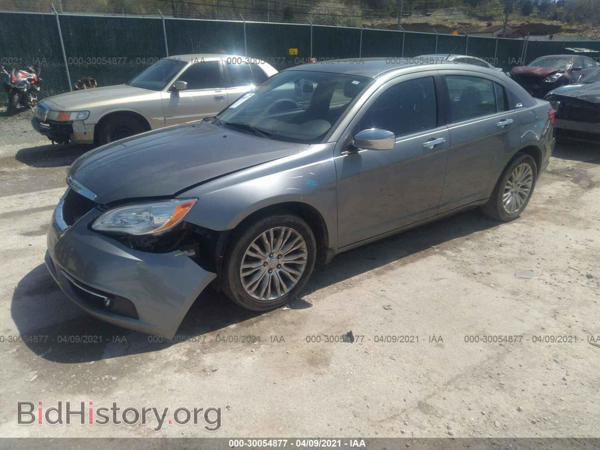 2011 CHRYSLER 200 - VIN: 1C3BC2FB4BN604911 - Фото 2