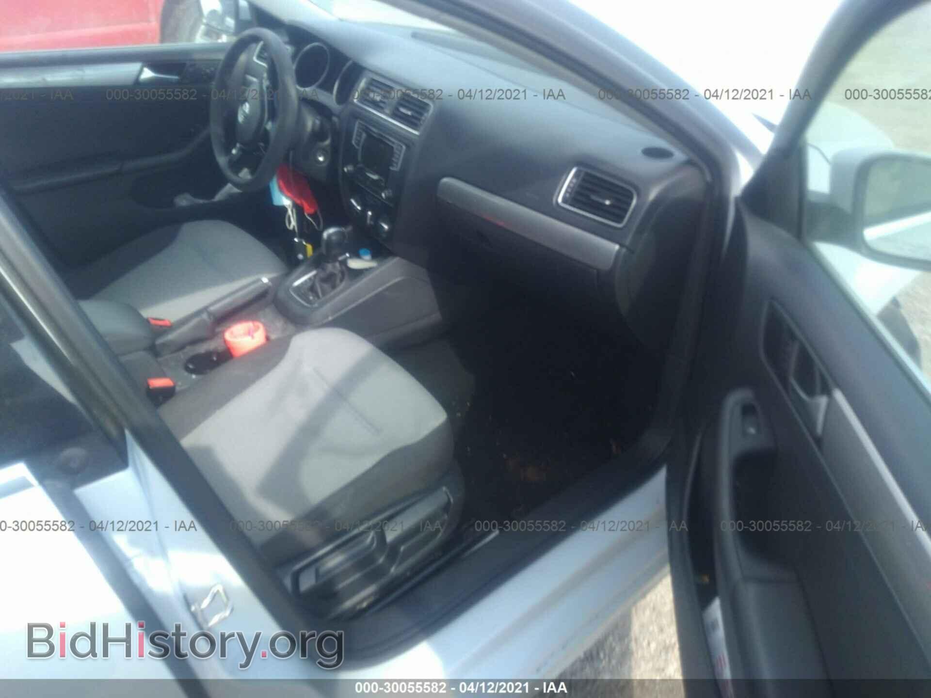 2017 VOLKSWAGEN JETTA - VIN: 3VW2B7AJ2HM324205 - Photo 5
