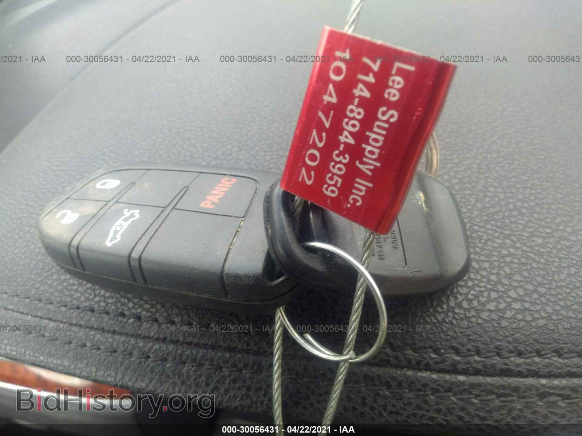 2014 CHRYSLER 300 - VIN: 2C3CCAAG4EH327045 - Фото 11