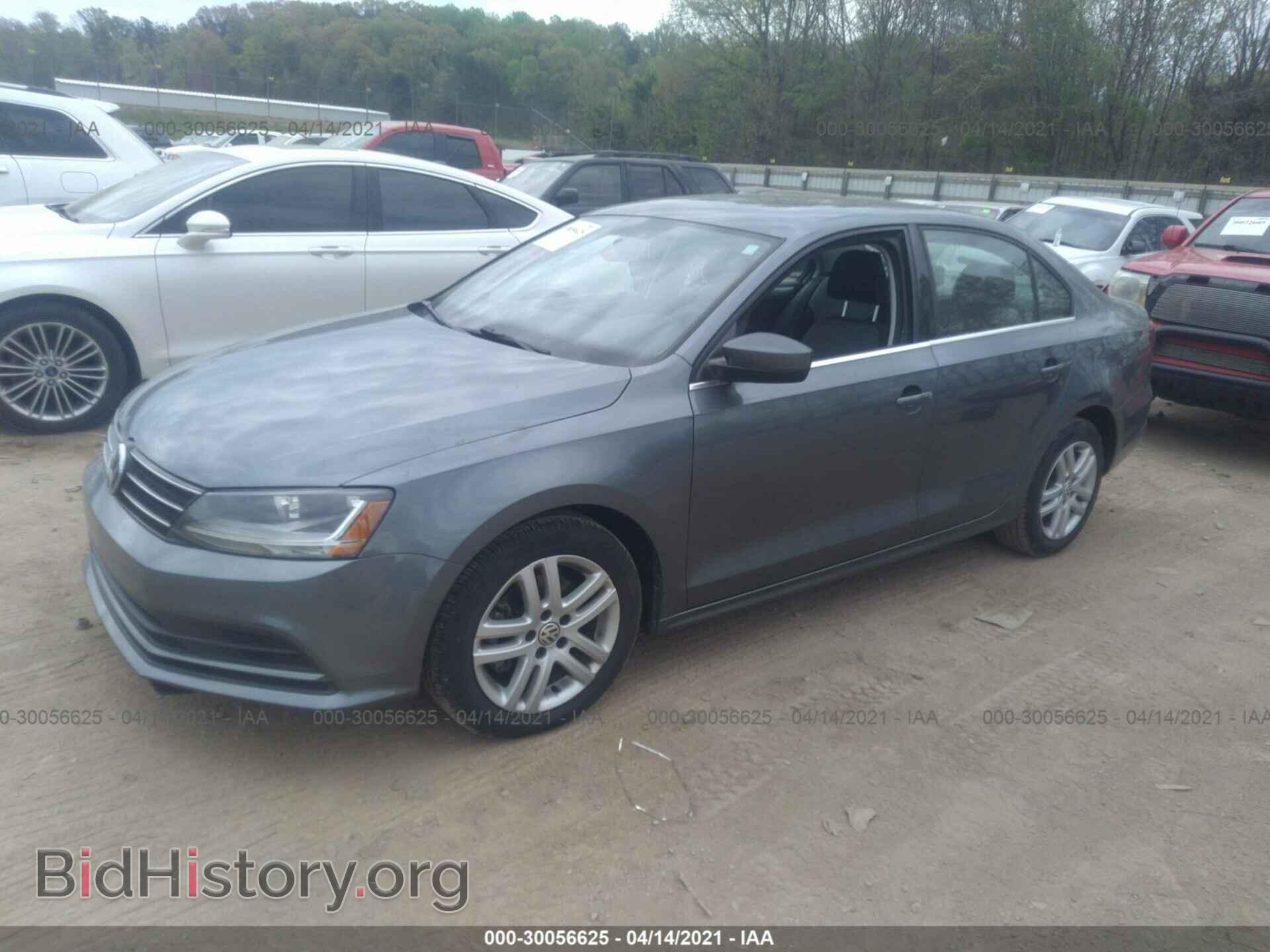 2017 VOLKSWAGEN JETTA - VIN: 3VW2B7AJXHM211084 - Фото 2
