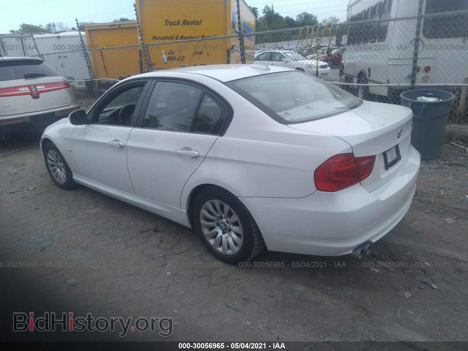 2009 BMW 3 SERIES - VIN: WBAPH575X9NL79608 - Фото 3
