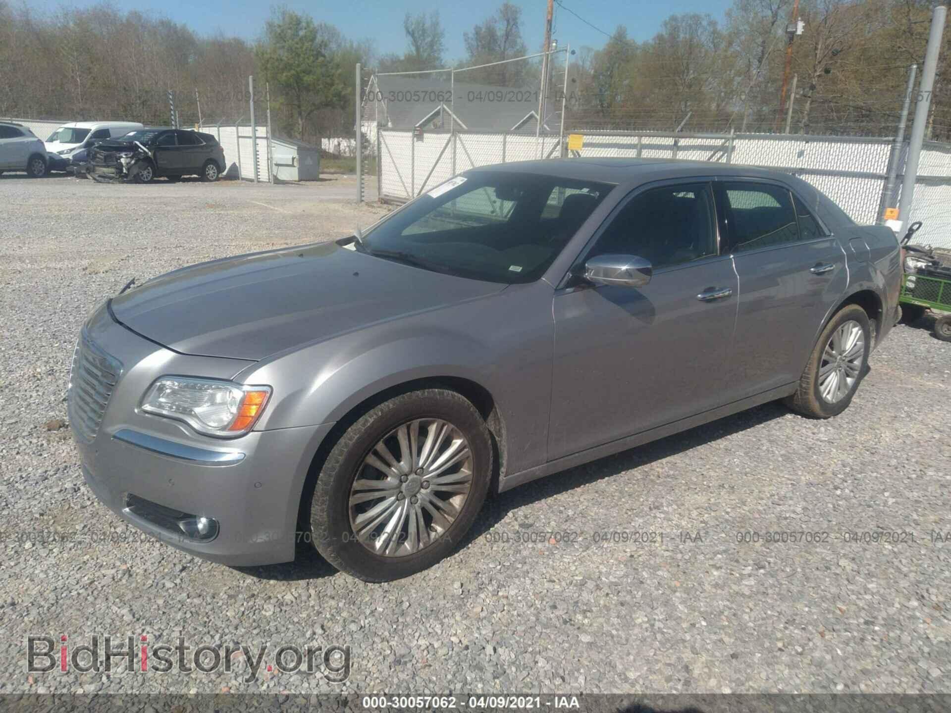 2013 CHRYSLER 300 - VIN: 2C3CCAKG4DH596286 - Фото 2