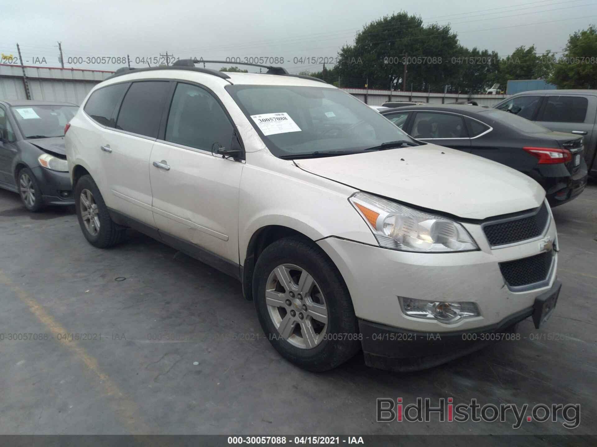 Photo 1GNKRGED5BJ412793 - CHEVROLET TRAVERSE 2011