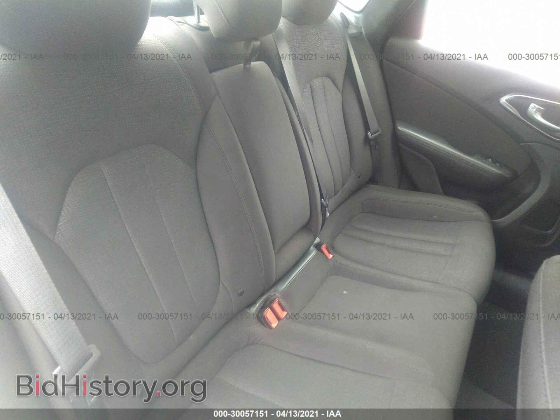 2015 CHRYSLER 200 - VIN: 1C3CCCAB5FN723980 - Фото 8