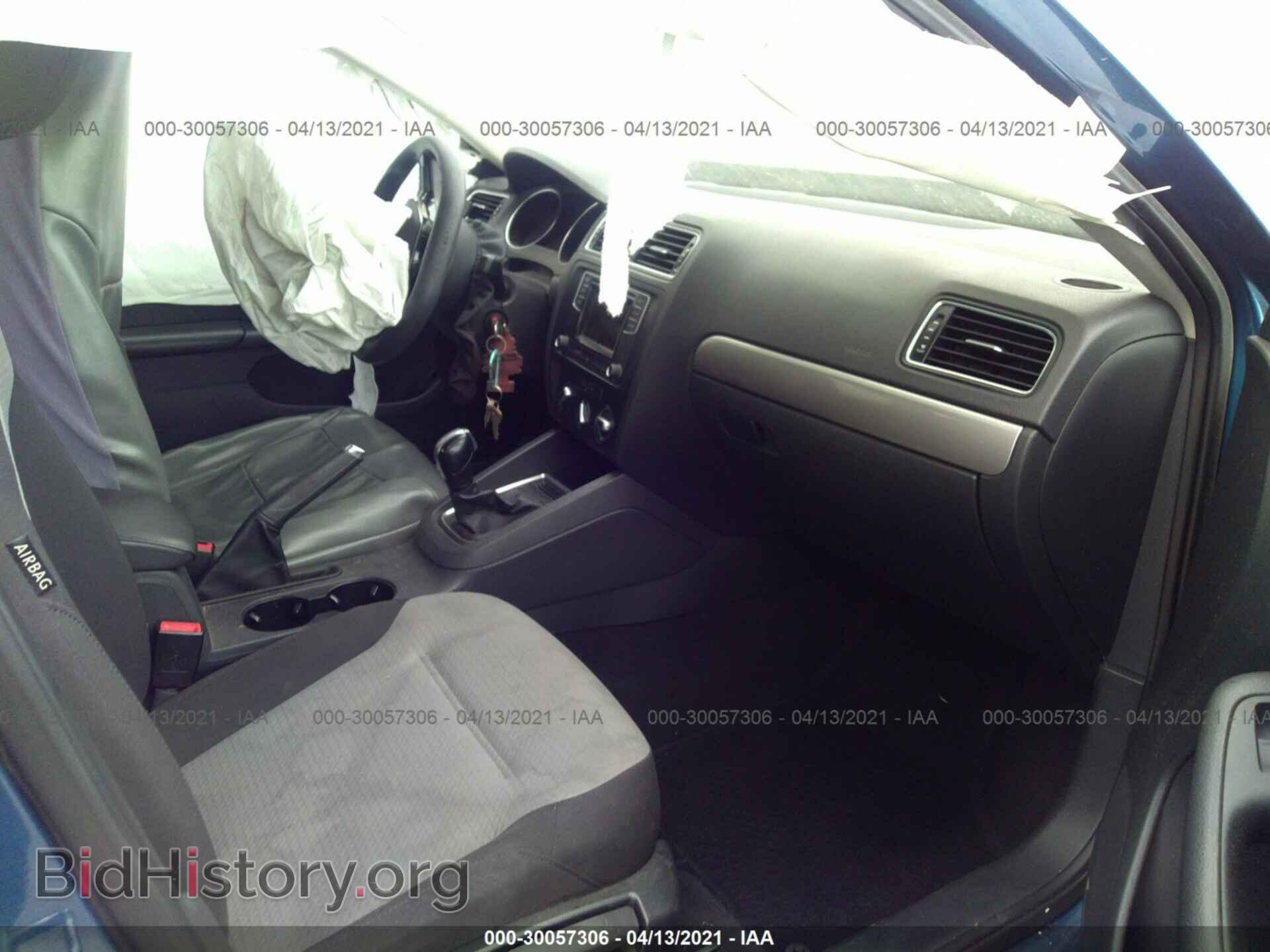 2017 VOLKSWAGEN JETTA - VIN: 3VW2B7AJ7HM240641 - Фото 5