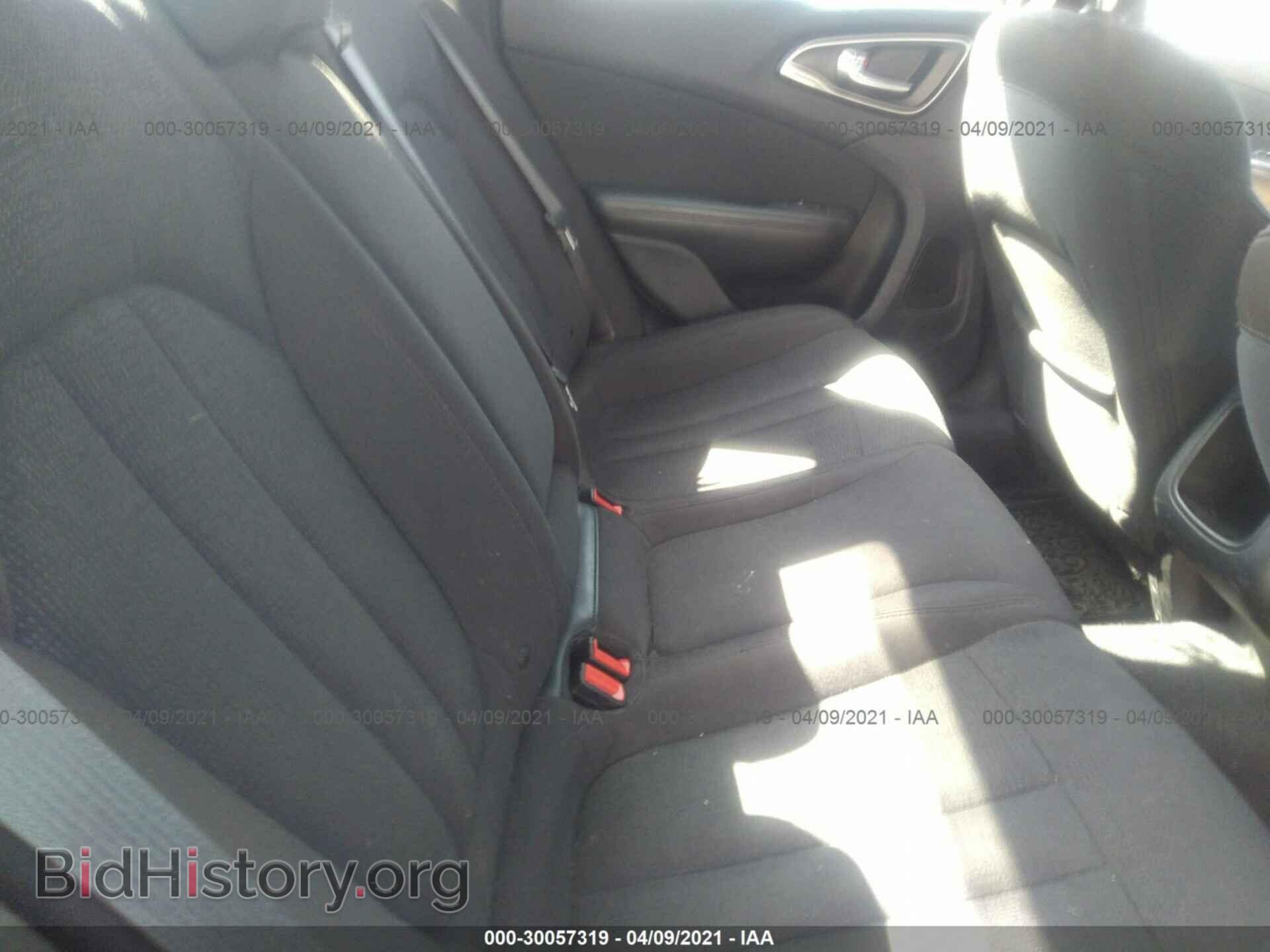 2015 CHRYSLER 200 - VIN: 1C3CCCAB0FN716824 - Фото 8