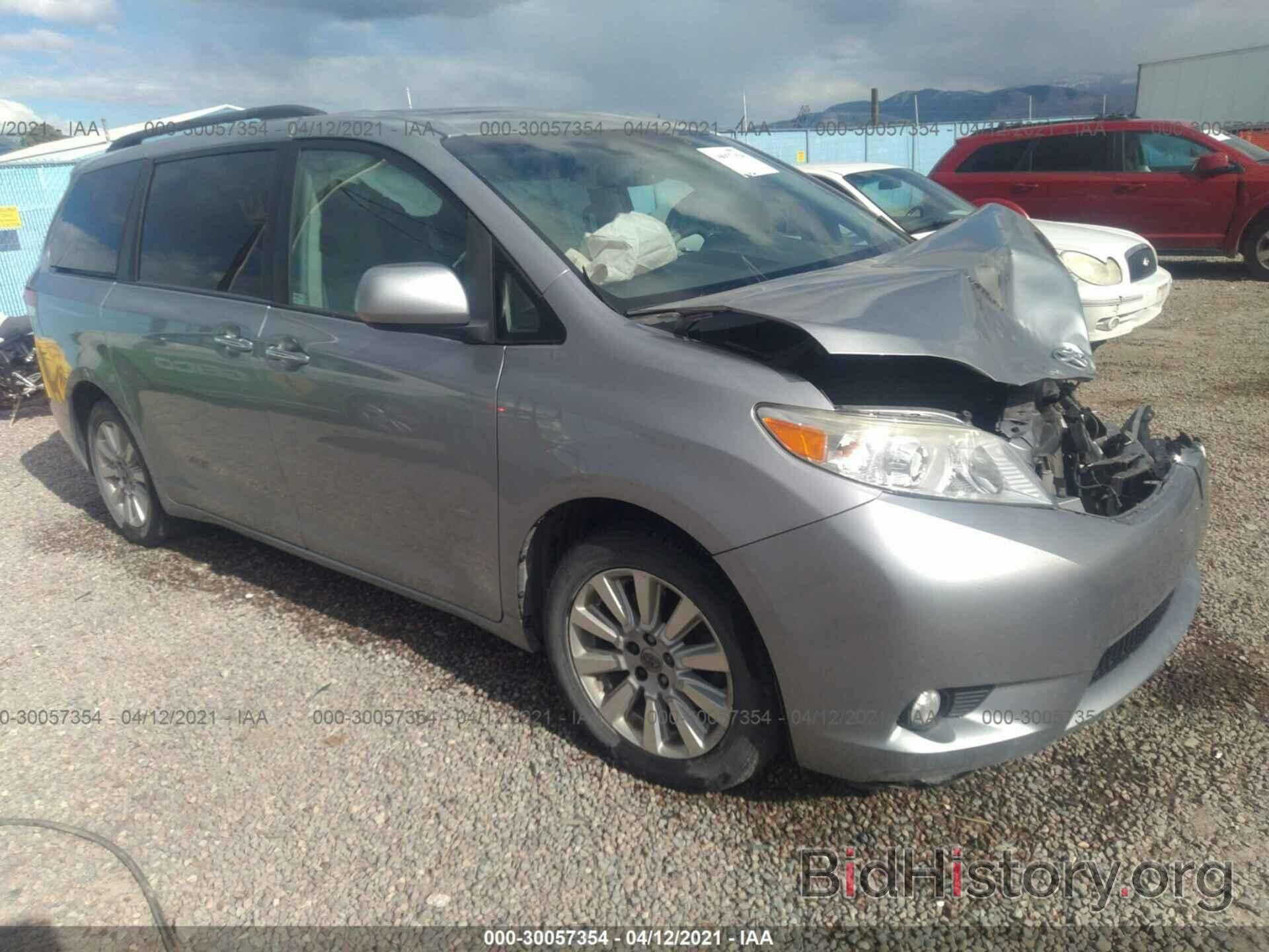 Photo 5TDDK3DC5BS001145 - TOYOTA SIENNA 2011