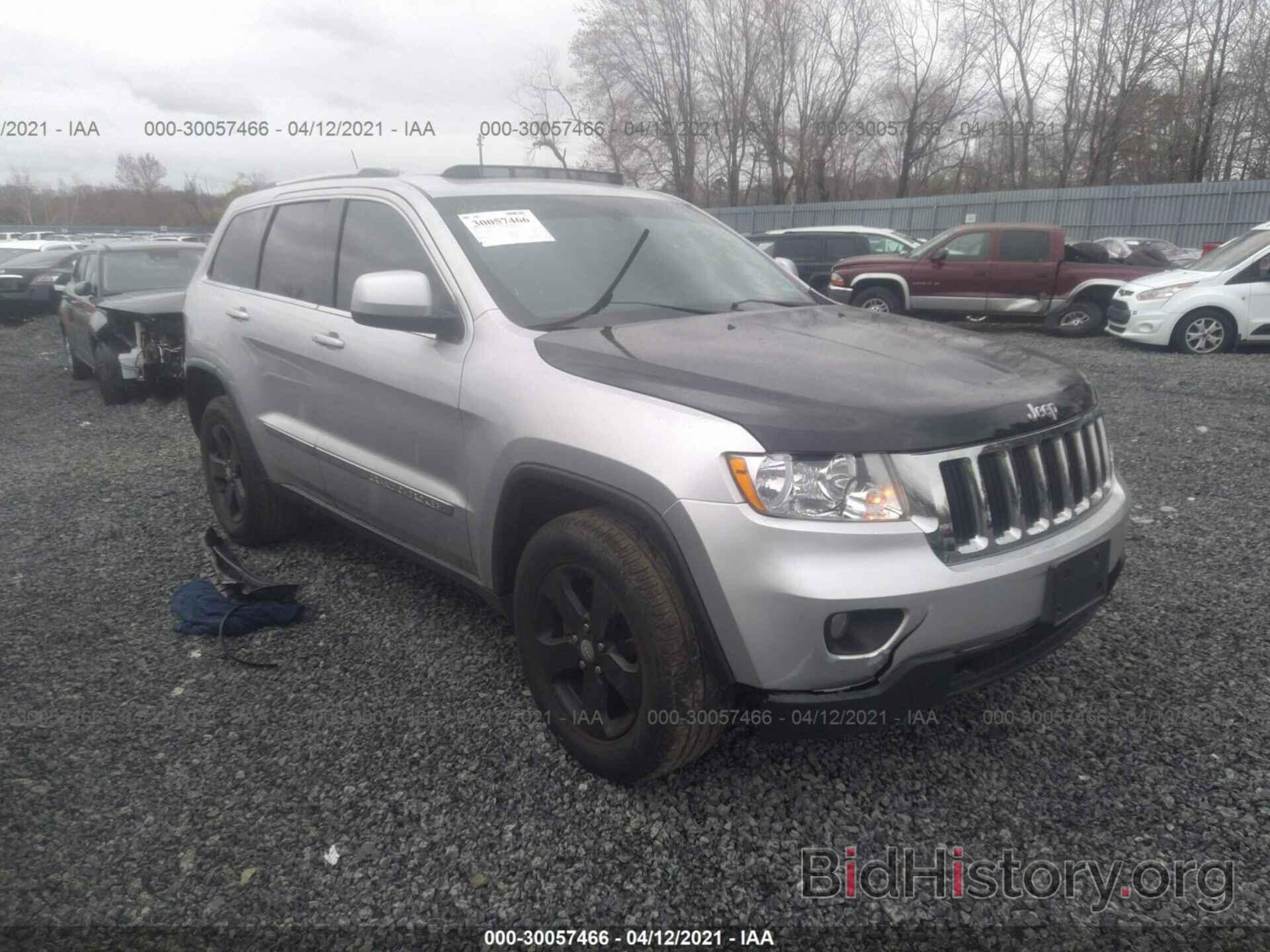 Photo 1J4RR4GG4BC642613 - JEEP GRAND CHEROKEE 2011