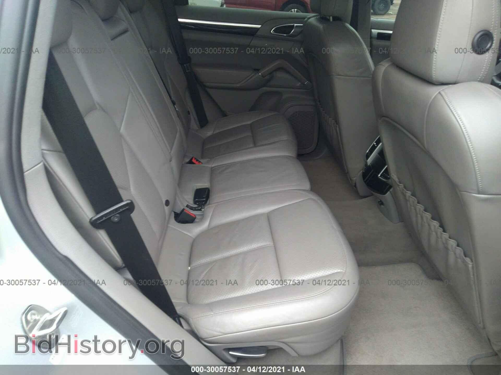 2011 PORSCHE CAYENNE - VIN: WP1AB2A29BLA44251 - Photo 8