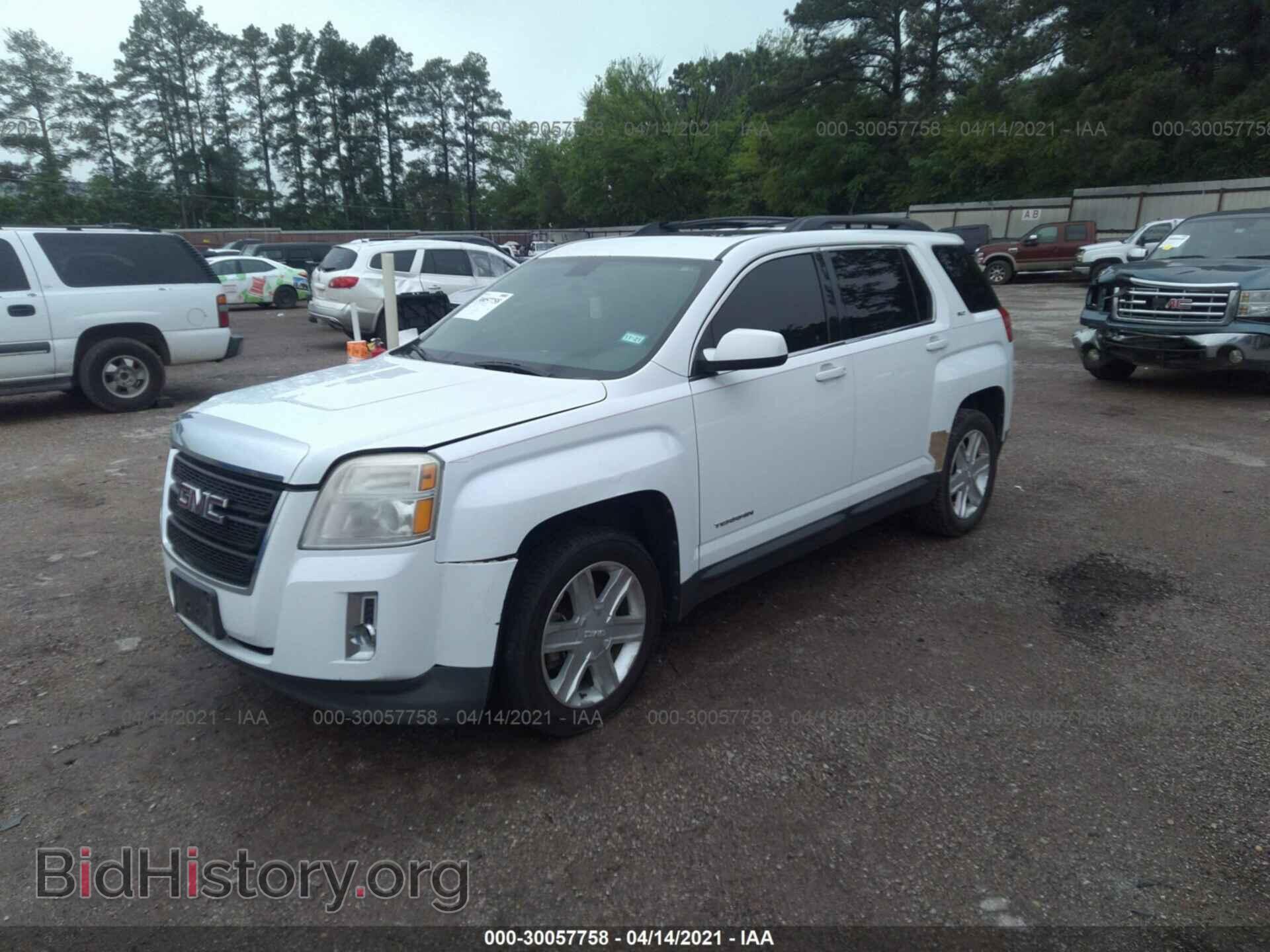 2011 GMC TERRAIN - VIN: 2CTALUEC9B6221665 - Photo 2
