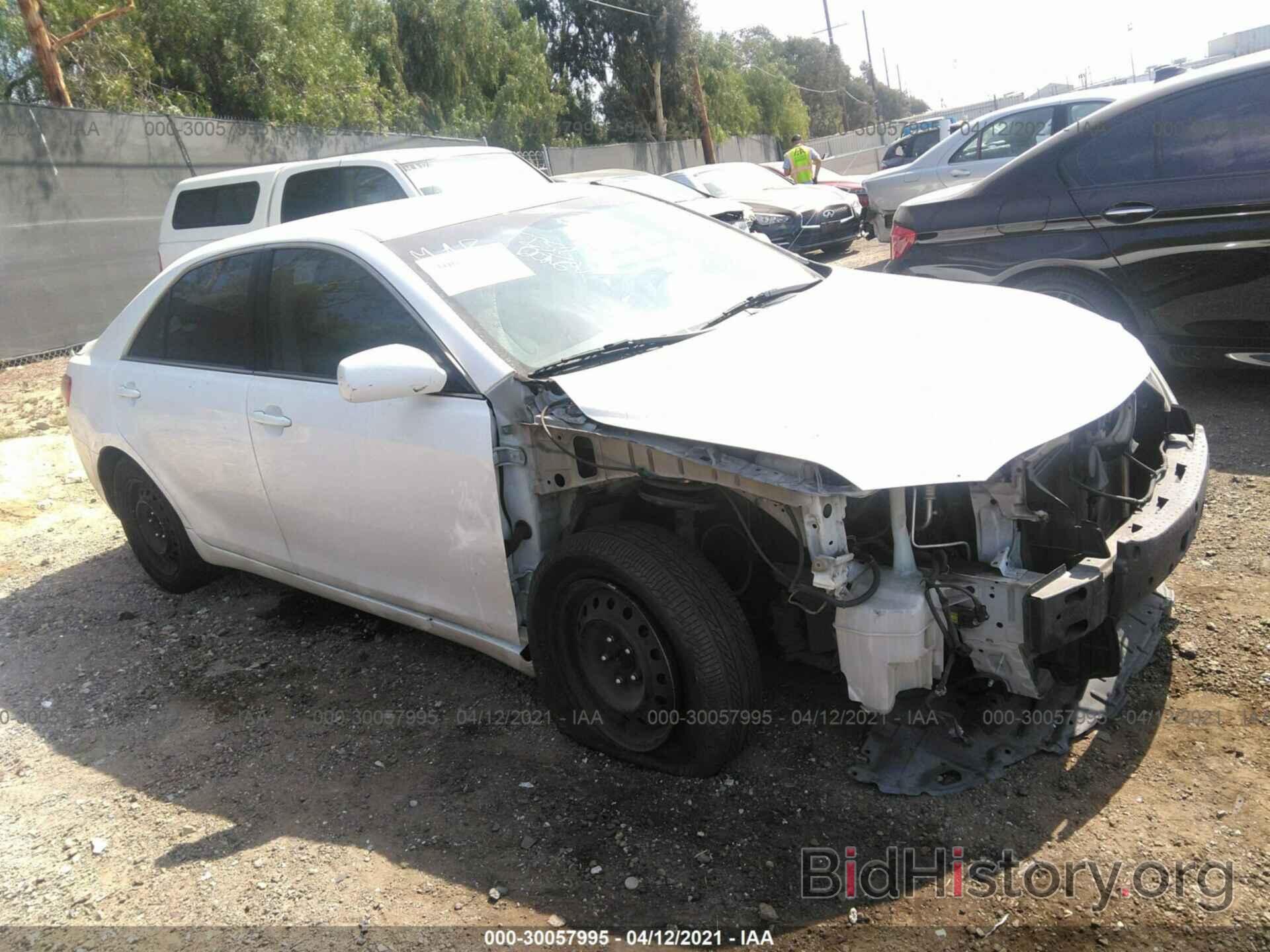 Photo 4T4BF3EK2BR159795 - TOYOTA CAMRY 2011