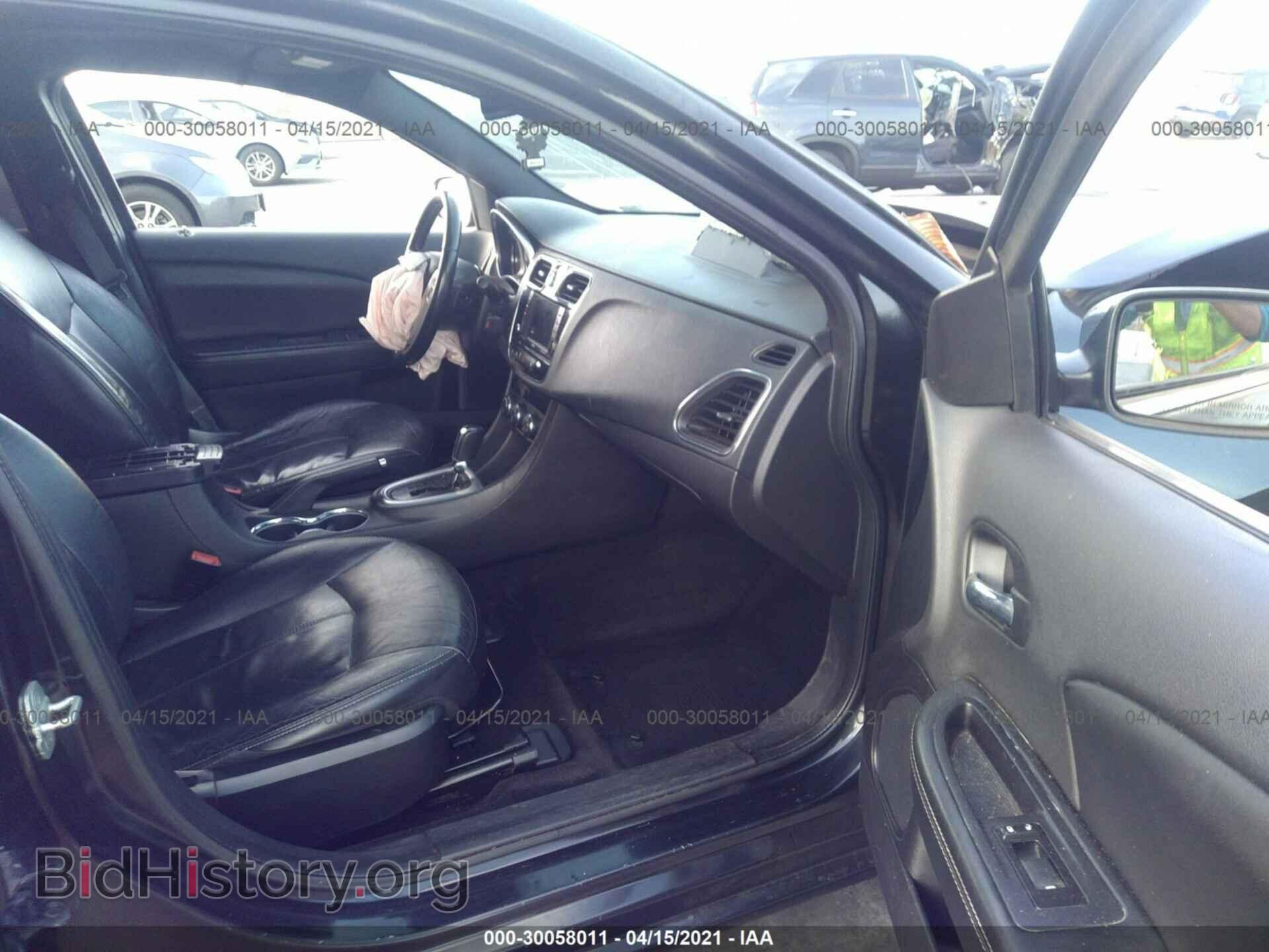 2012 CHRYSLER 200 - VIN: 1C3CCBCB0CN107218 - Фото 5