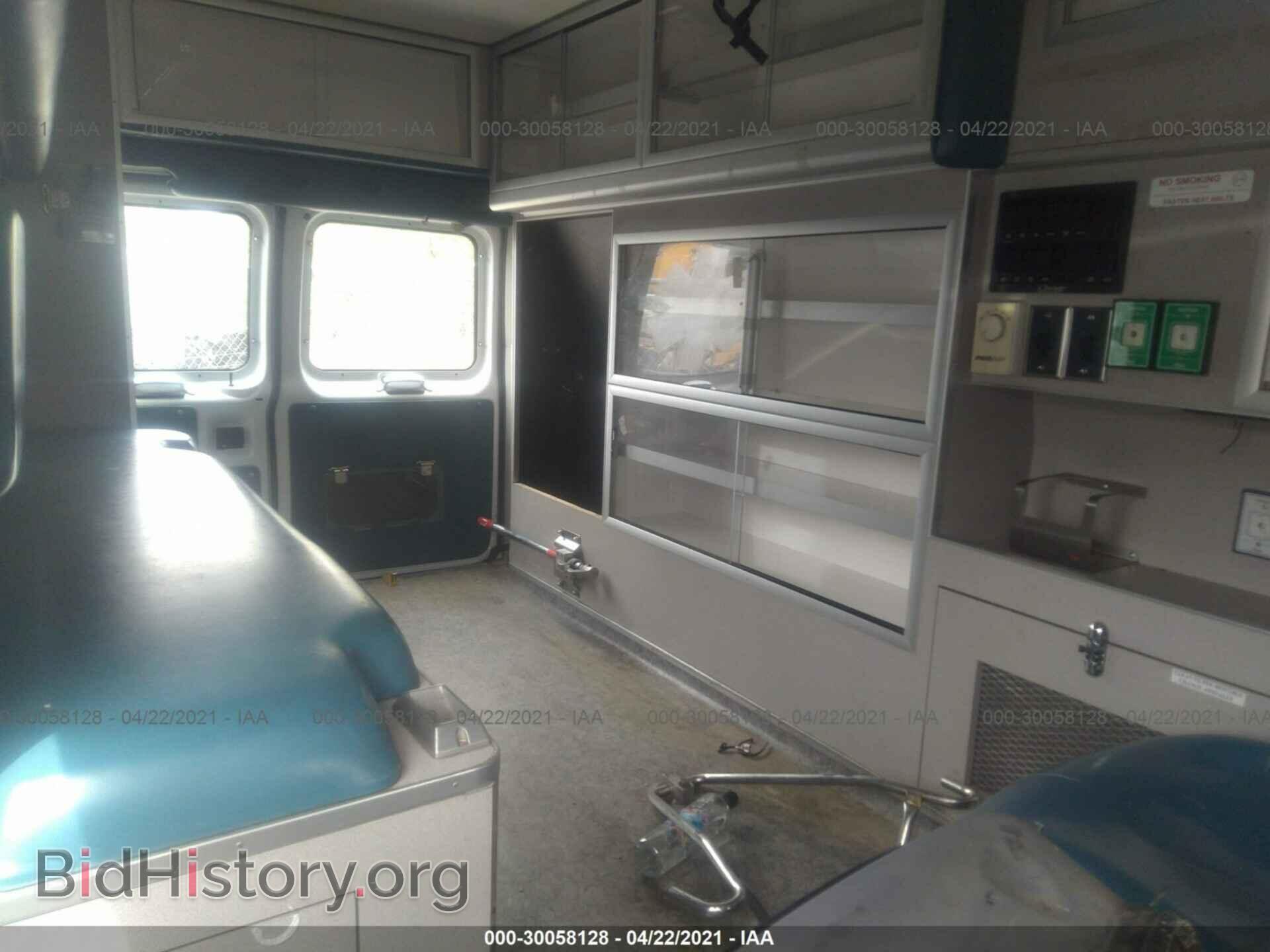 2011 FORD ECONOLINE CARGO VAN - VIN: 1FDSS3ES7BDA33034 - Фото 8