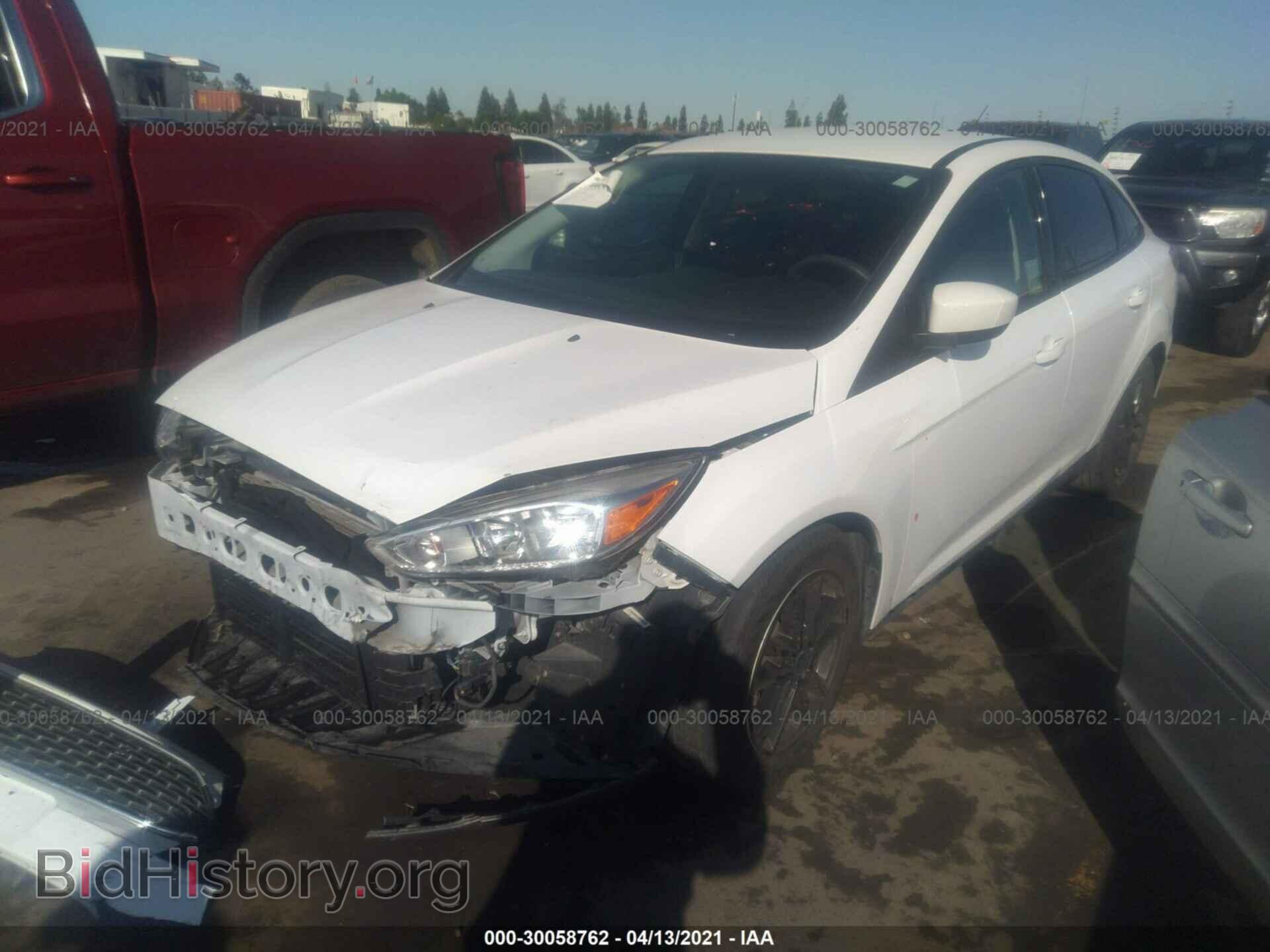2018 FORD FOCUS - VIN: 1FADP3F2XJL280457 - Фото 2