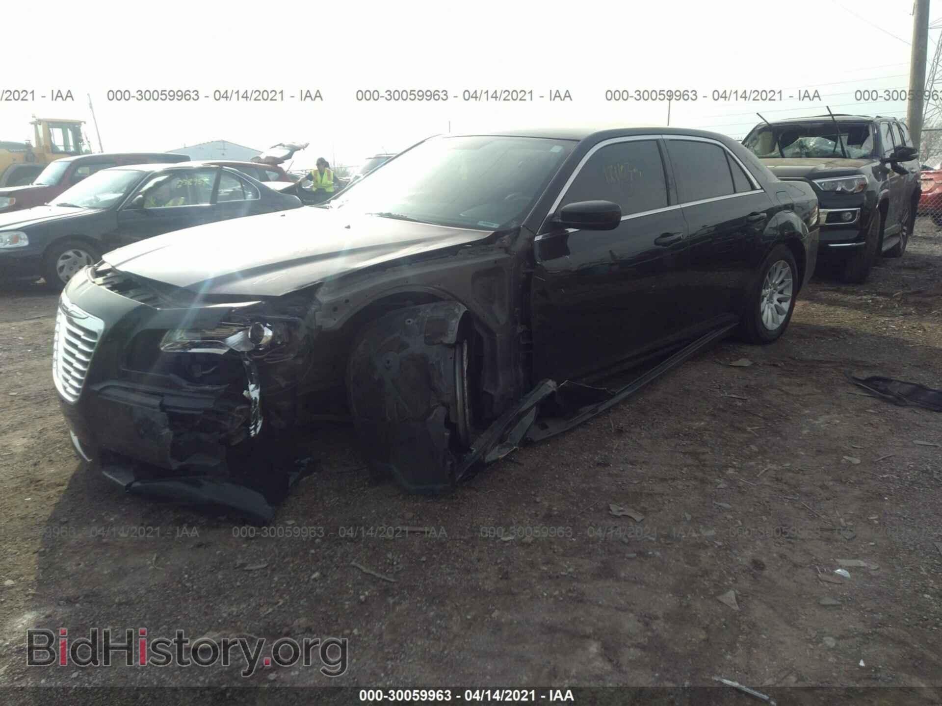 2013 CHRYSLER 300 - VIN: 2C3CCAAGXDH608975 - Photo 2