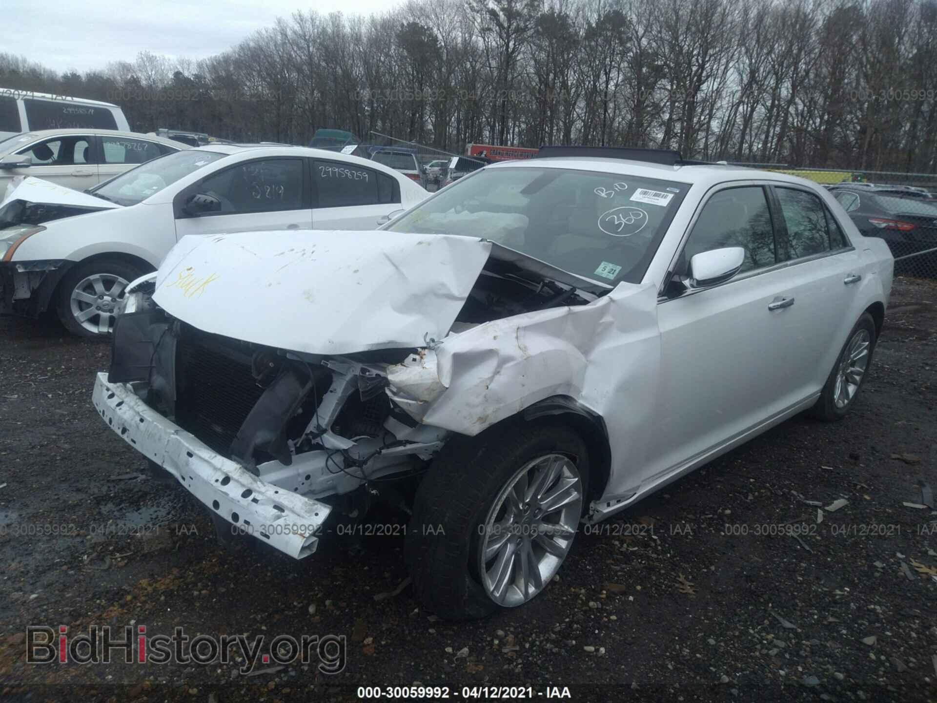 2016 CHRYSLER 300 - VIN: 2C3CCAEG9GH277935 - Фото 2