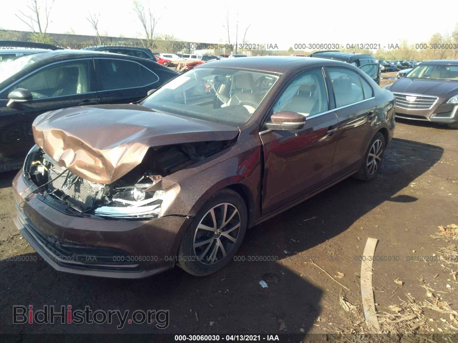 2017 VOLKSWAGEN JETTA - VIN: 3VWDB7AJ9HM206211 - Фото 2