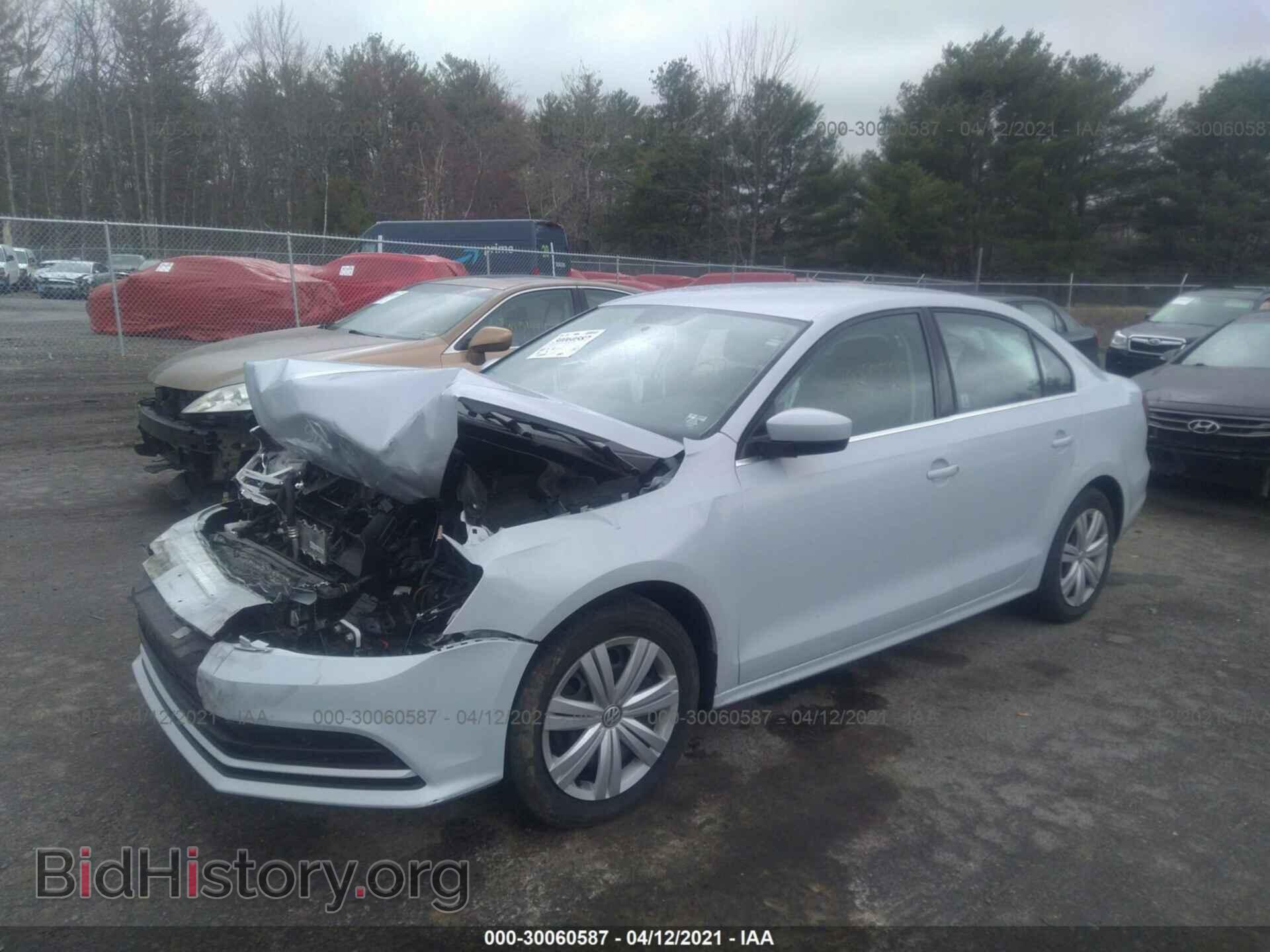 2017 VOLKSWAGEN JETTA - VIN: 3VW2B7AJ2HM397252 - Фото 2