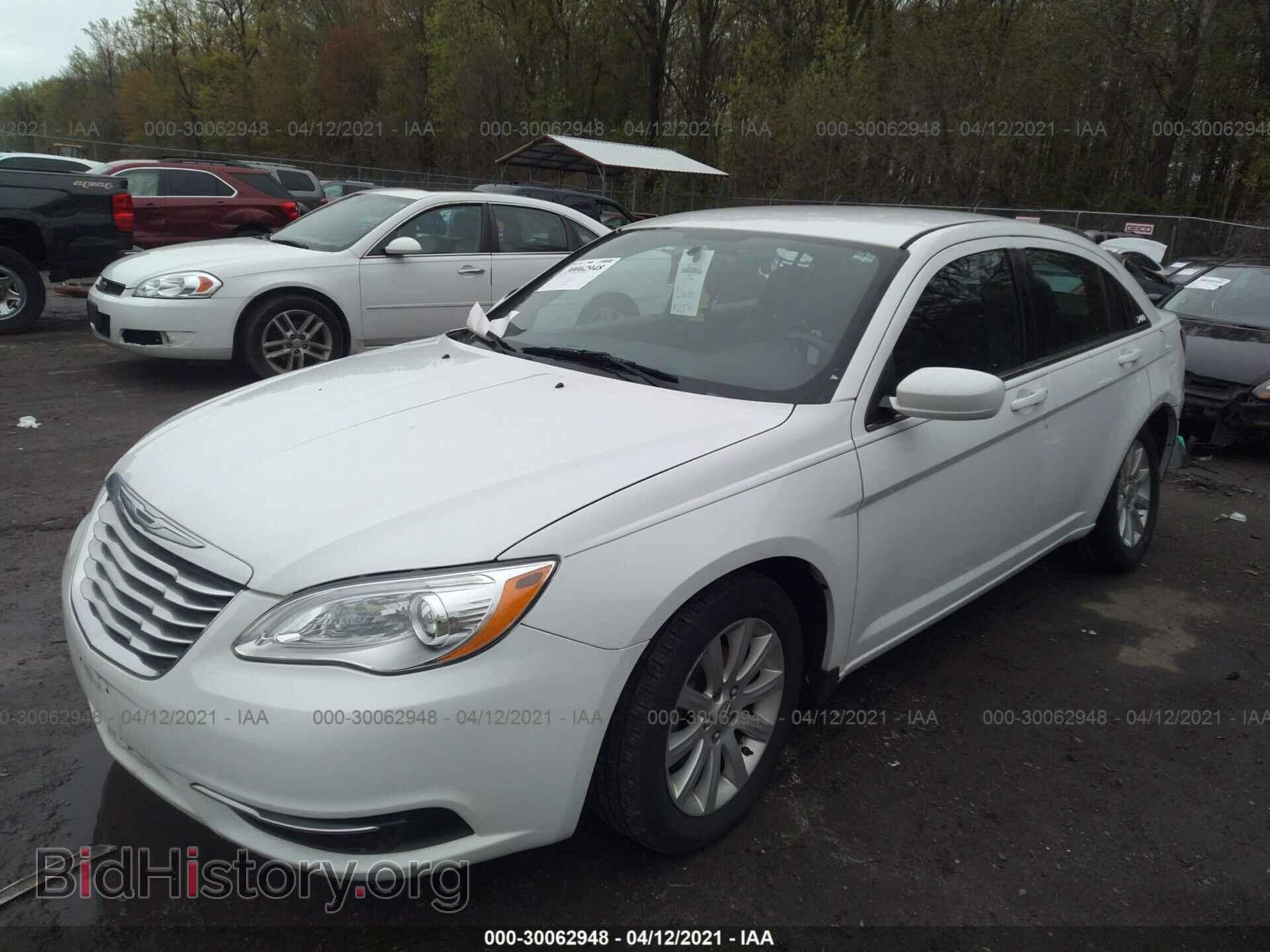 2013 CHRYSLER 200 - VIN: 1C3CCBBB6DN545518 - Фото 2