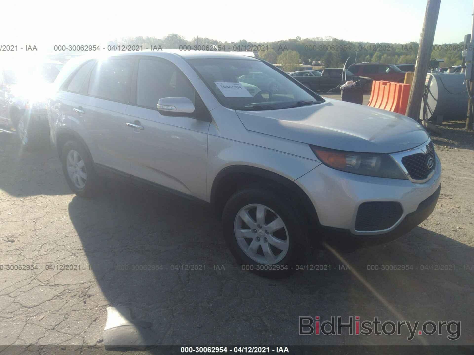 Photo 5XYKT3A1XBG001680 - KIA SORENTO 2011