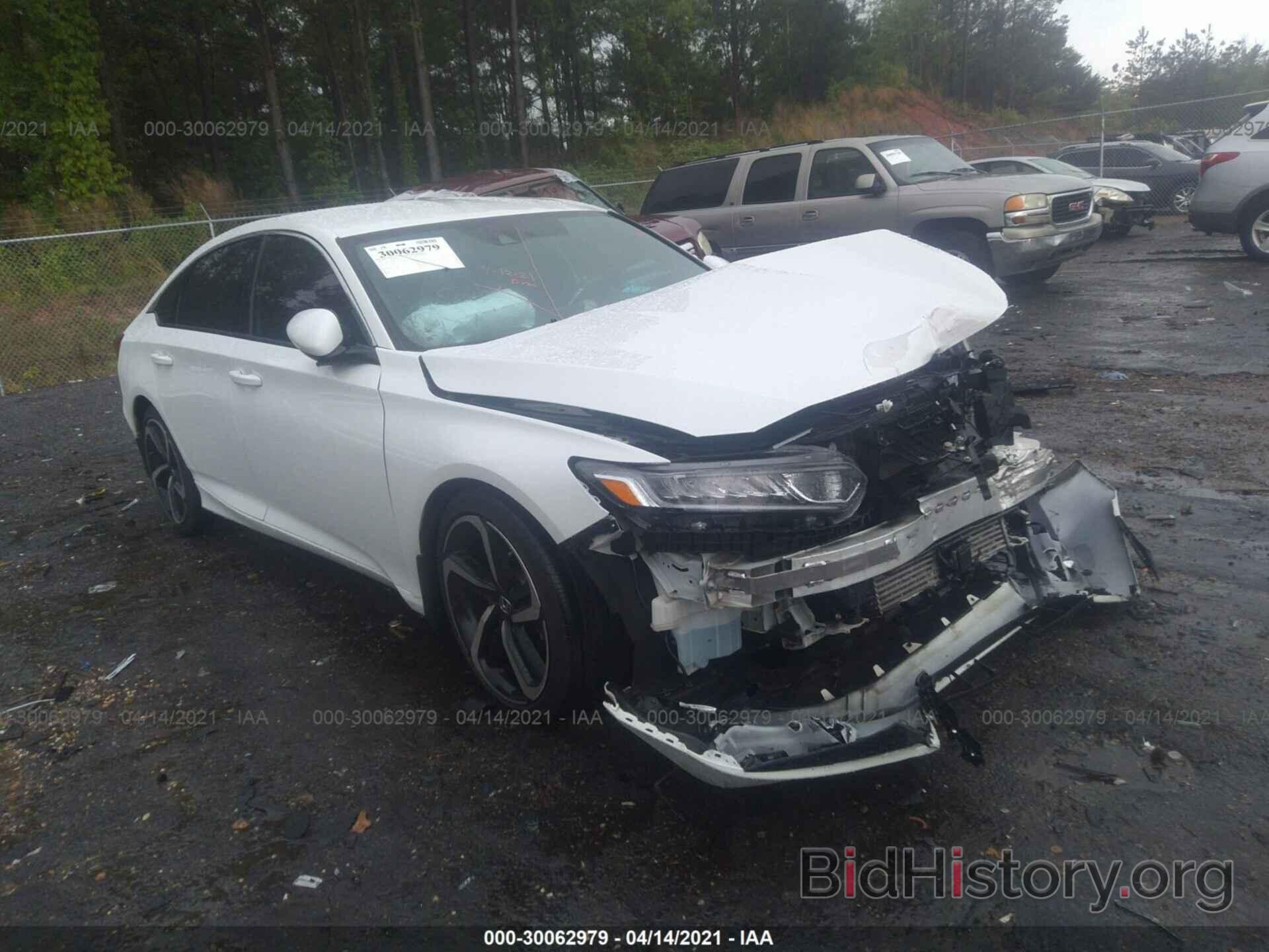 Photo 1HGCV1F37JA078116 - HONDA ACCORD SEDAN 2018