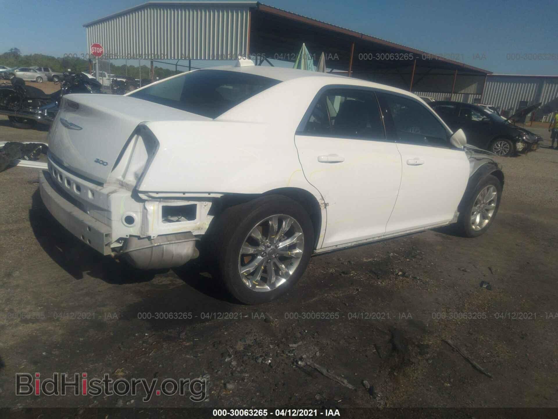 2016 CHRYSLER 300 - VIN: 2C3CCARG2GH165813 - Фото 4