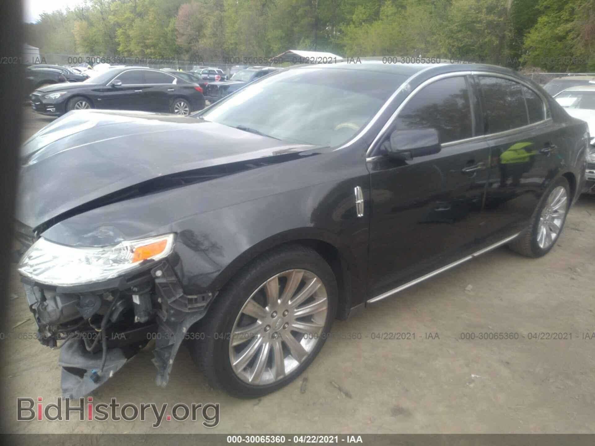 2011 LINCOLN MKS - VIN: 1LNHL9FT2BG609032 - Фото 2