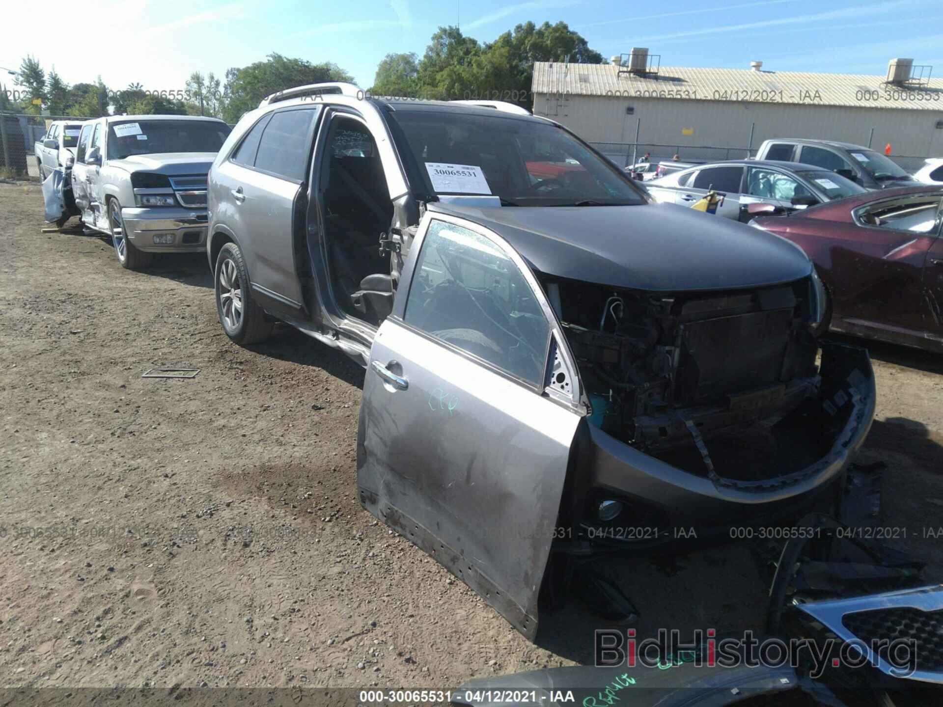 Photo 5XYKU4A22BG053011 - KIA SORENTO 2011