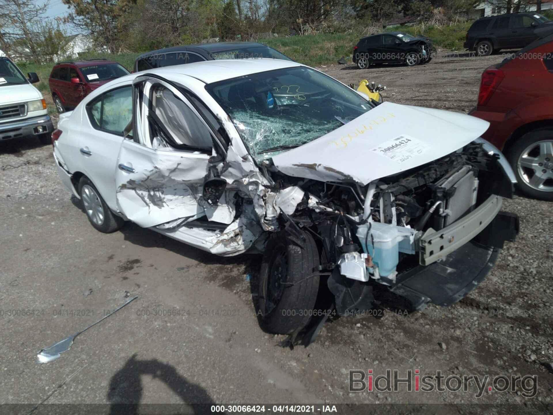 Photo 3N1CN7AP7KL832222 - NISSAN VERSA SEDAN 2019