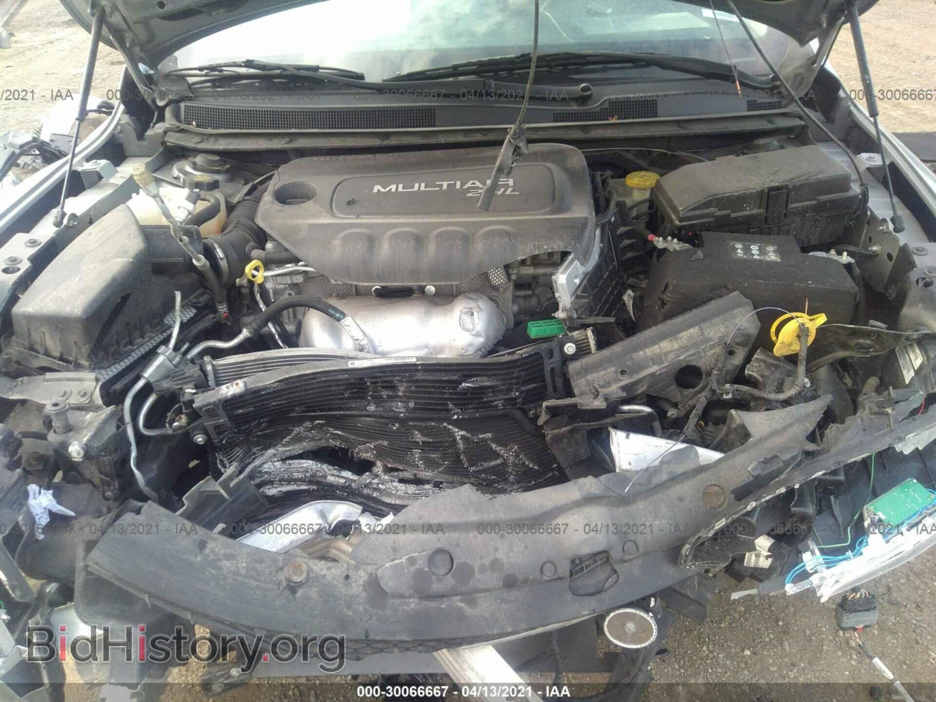 2015 CHRYSLER 200 - VIN: 1C3CCCAB5FN558514 - Фото 10
