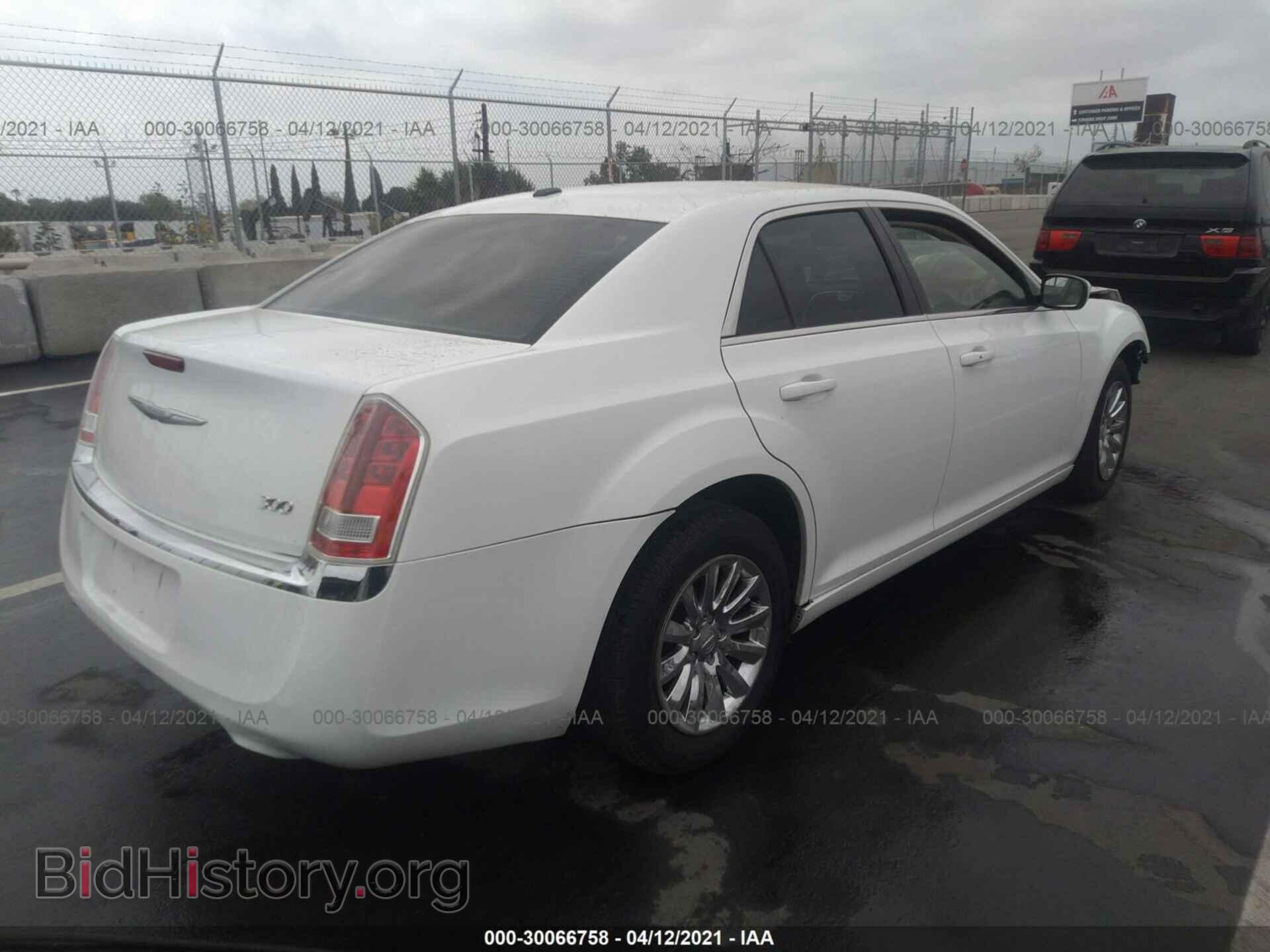 2014 CHRYSLER 300 - VIN: 2C3CCAAG2EH104308 - Photo 4