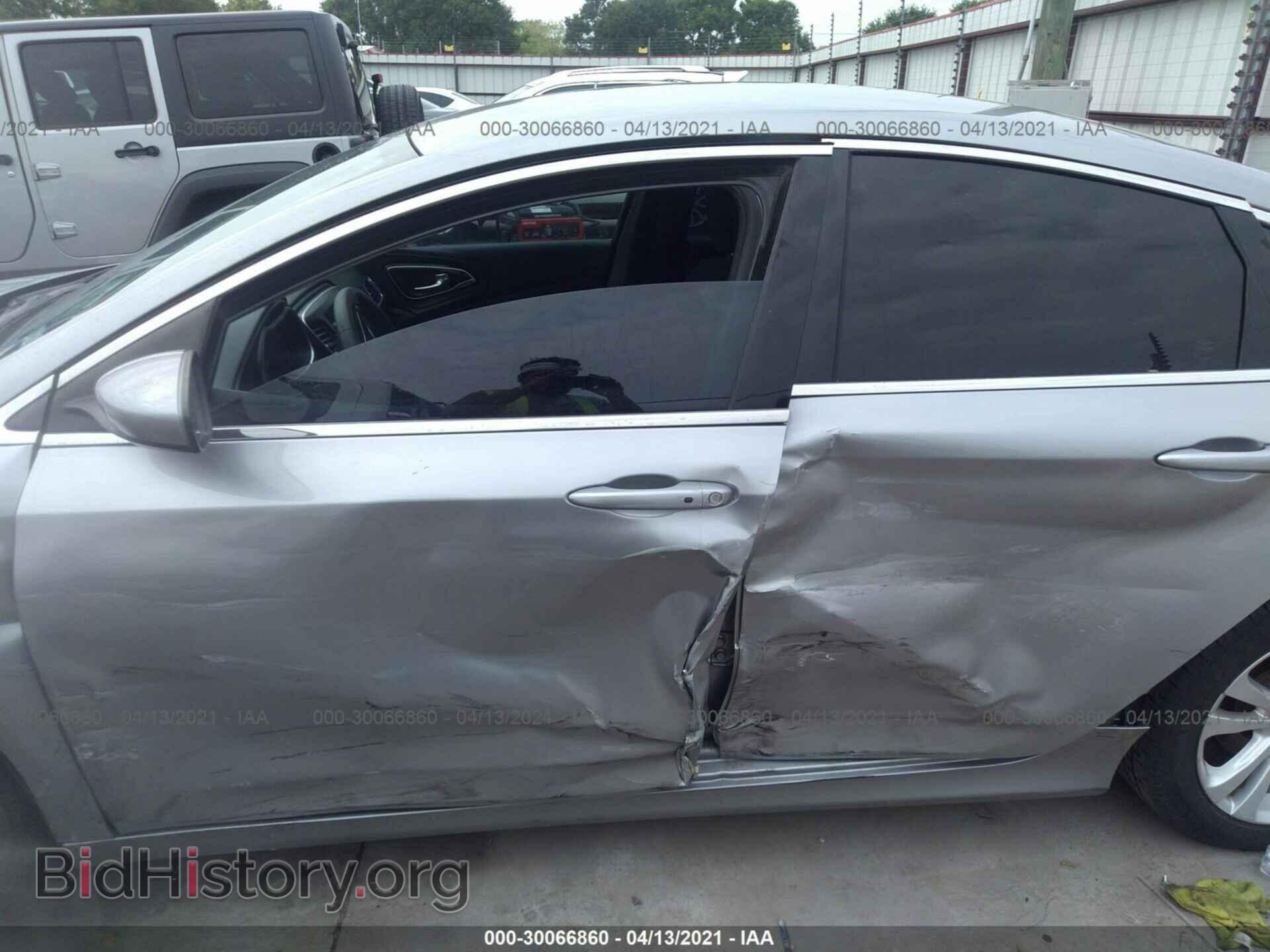 2015 CHRYSLER 200 - VIN: 1C3CCCAB2FN653631 - Photo 6