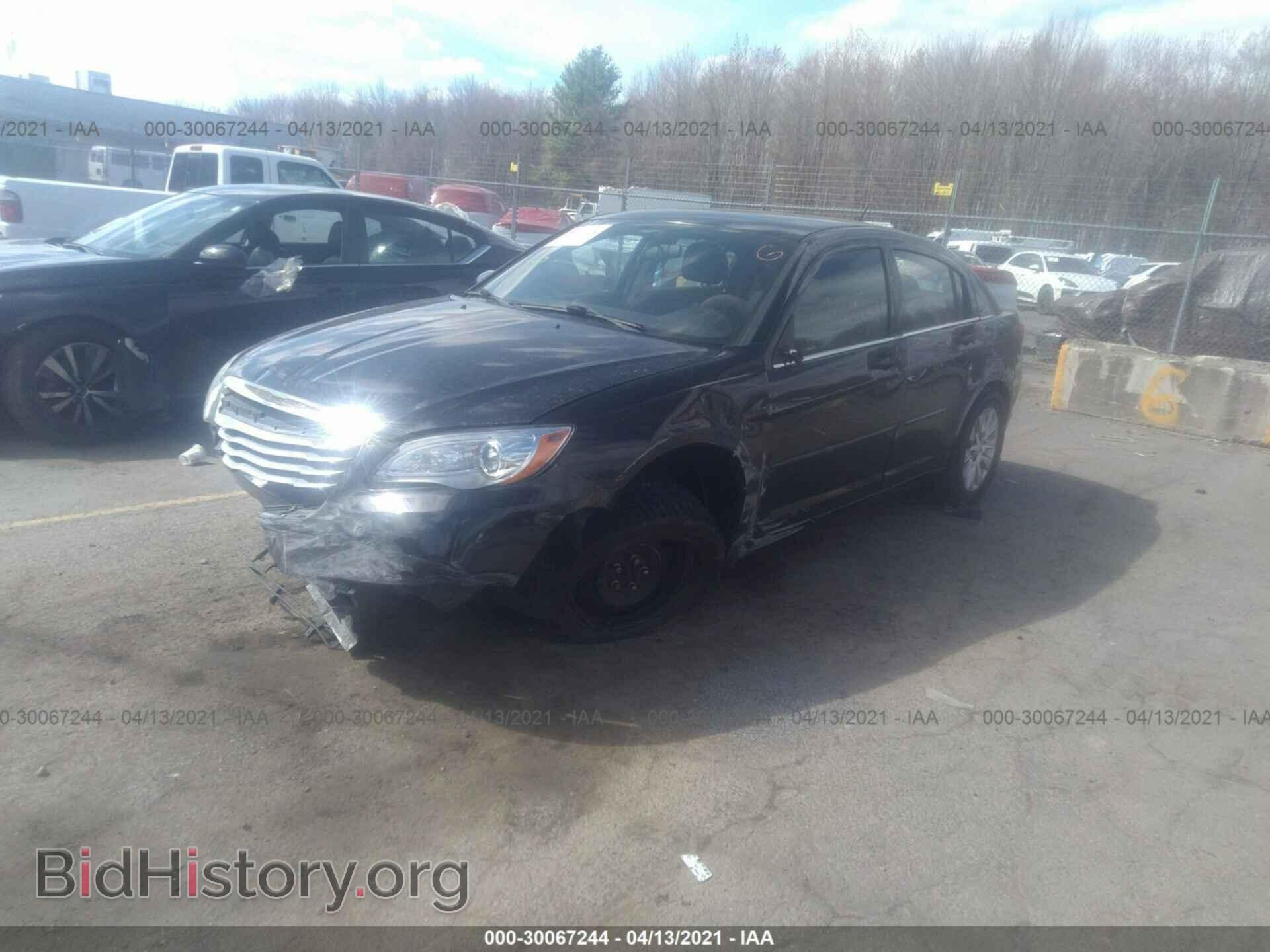 2012 CHRYSLER 200 - VIN: 1C3CCBAB3CN217182 - Фото 2