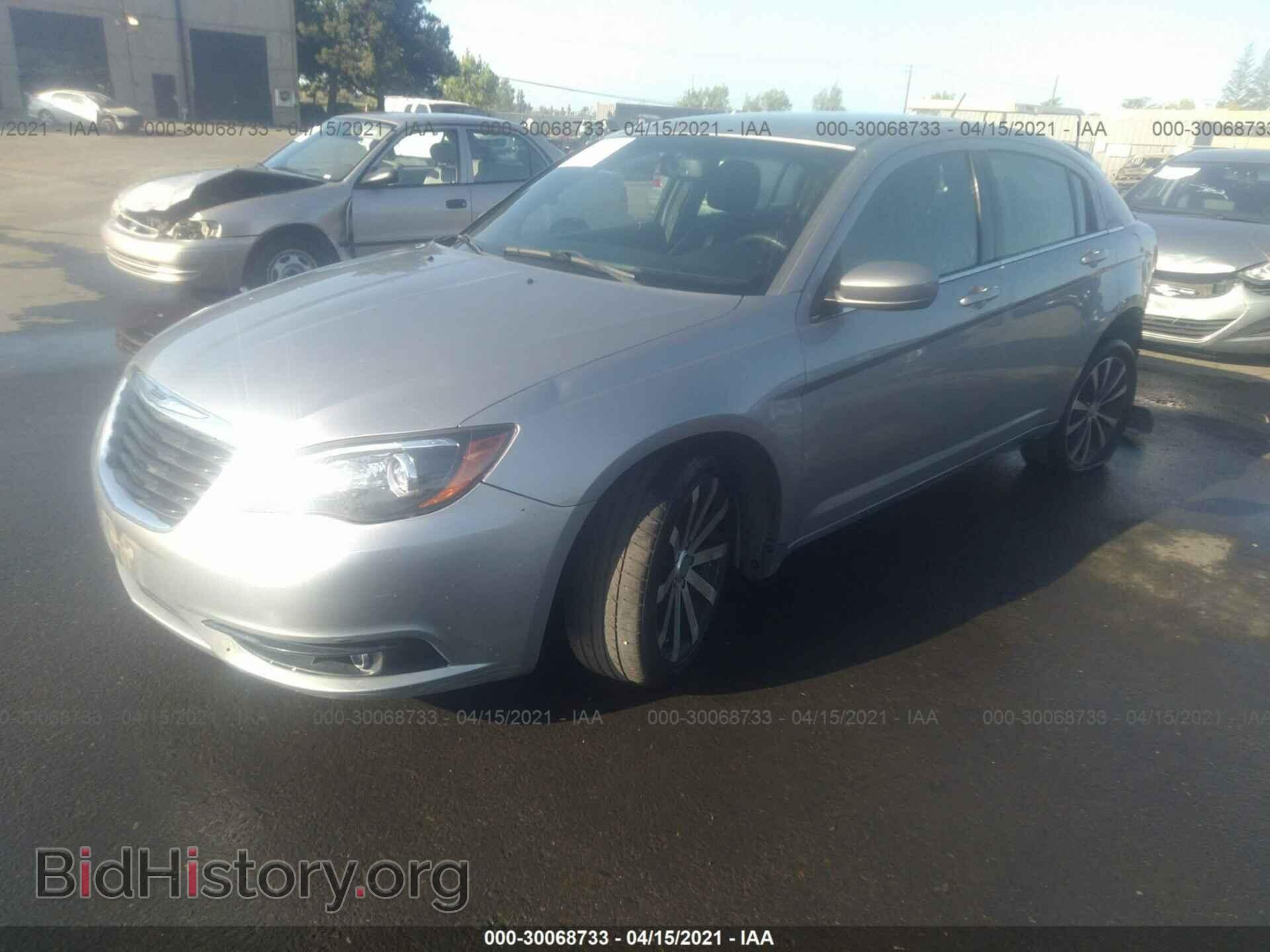 2014 CHRYSLER 200 - VIN: 1C3CCBBB2EN171331 - Фото 2