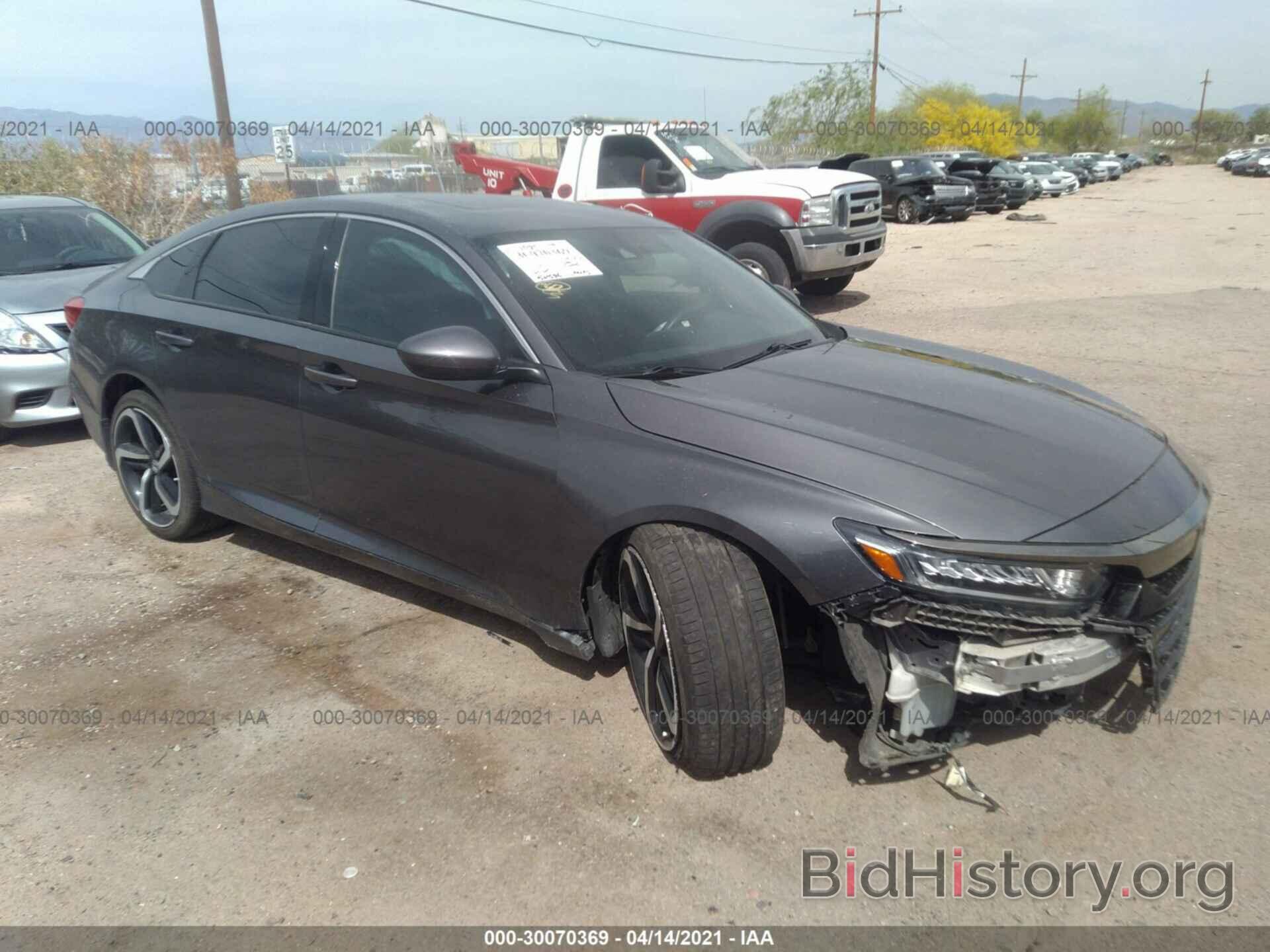 Photo 1HGCV2F35JA038400 - HONDA ACCORD SEDAN 2018