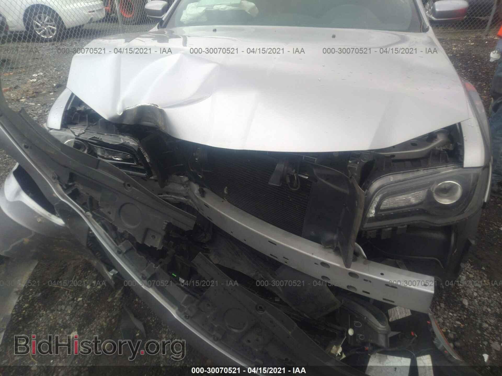 2015 CHRYSLER 300 - VIN: 2C3CCABG6FH802856 - Фото 6