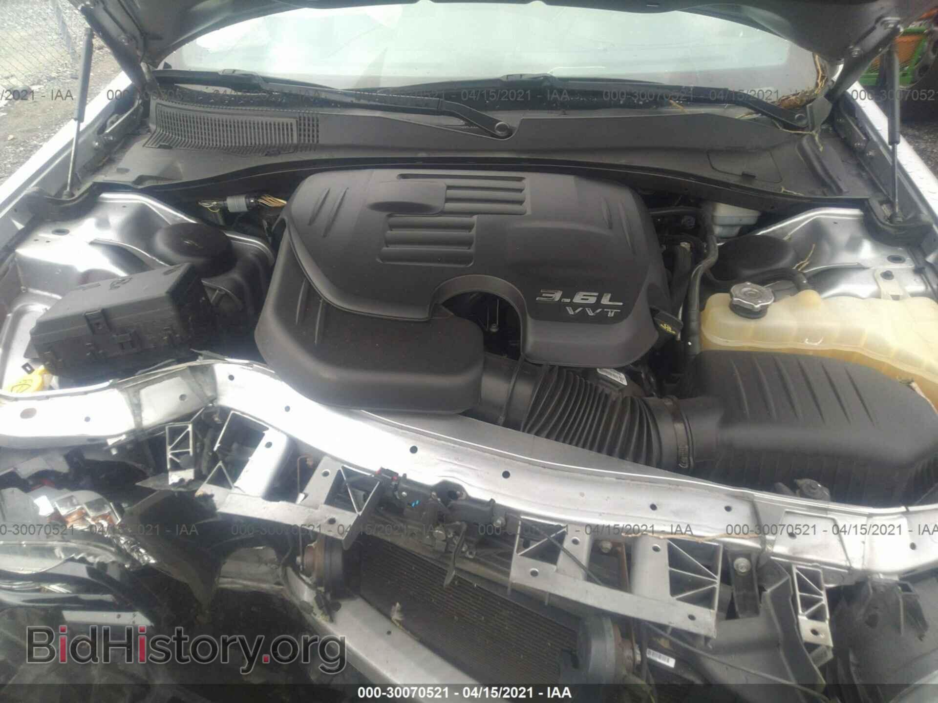 2015 CHRYSLER 300 - VIN: 2C3CCABG6FH802856 - Фото 10