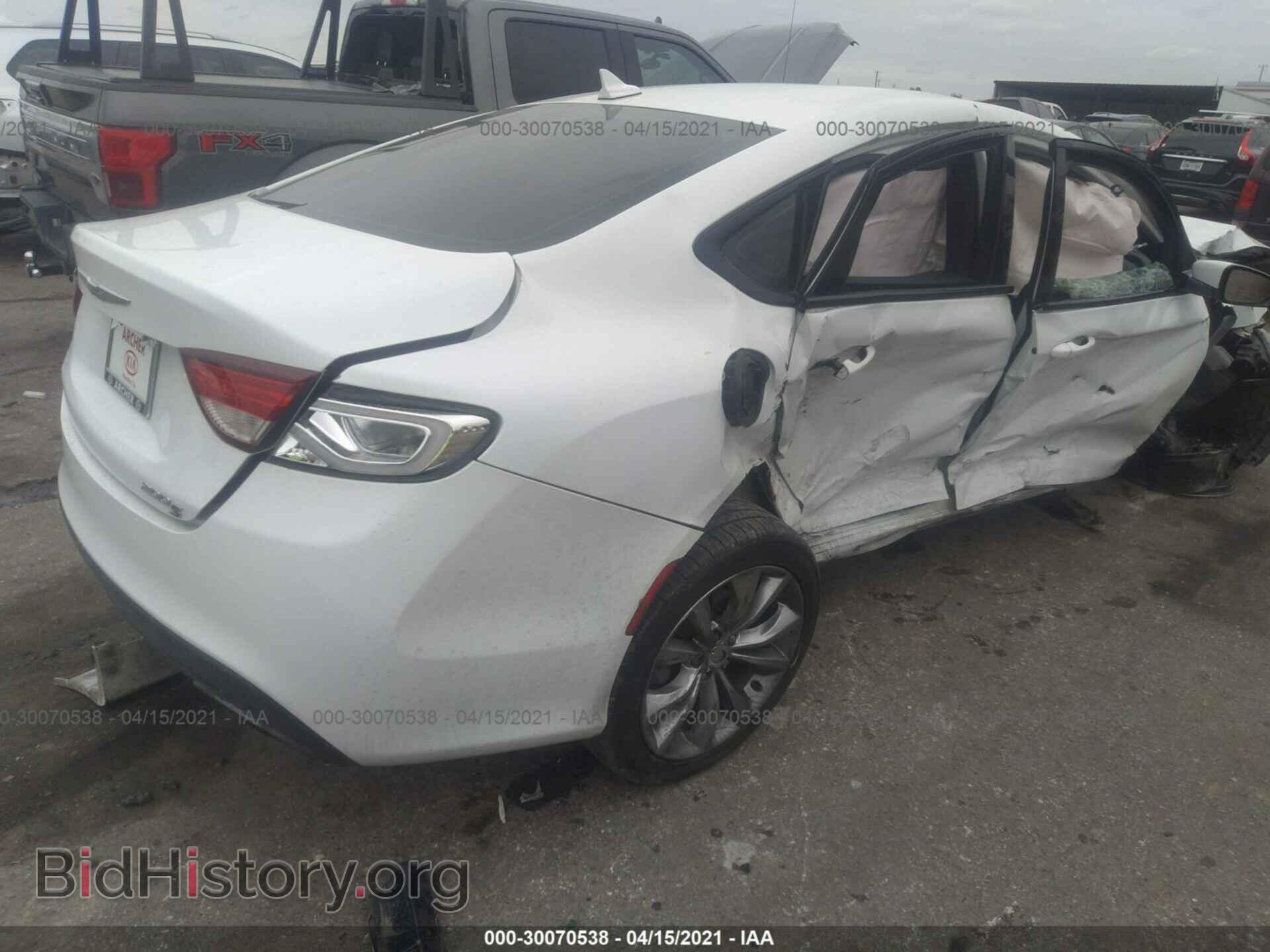 2016 CHRYSLER 200 - VIN: 1C3CCCBB8GN133952 - Фото 4