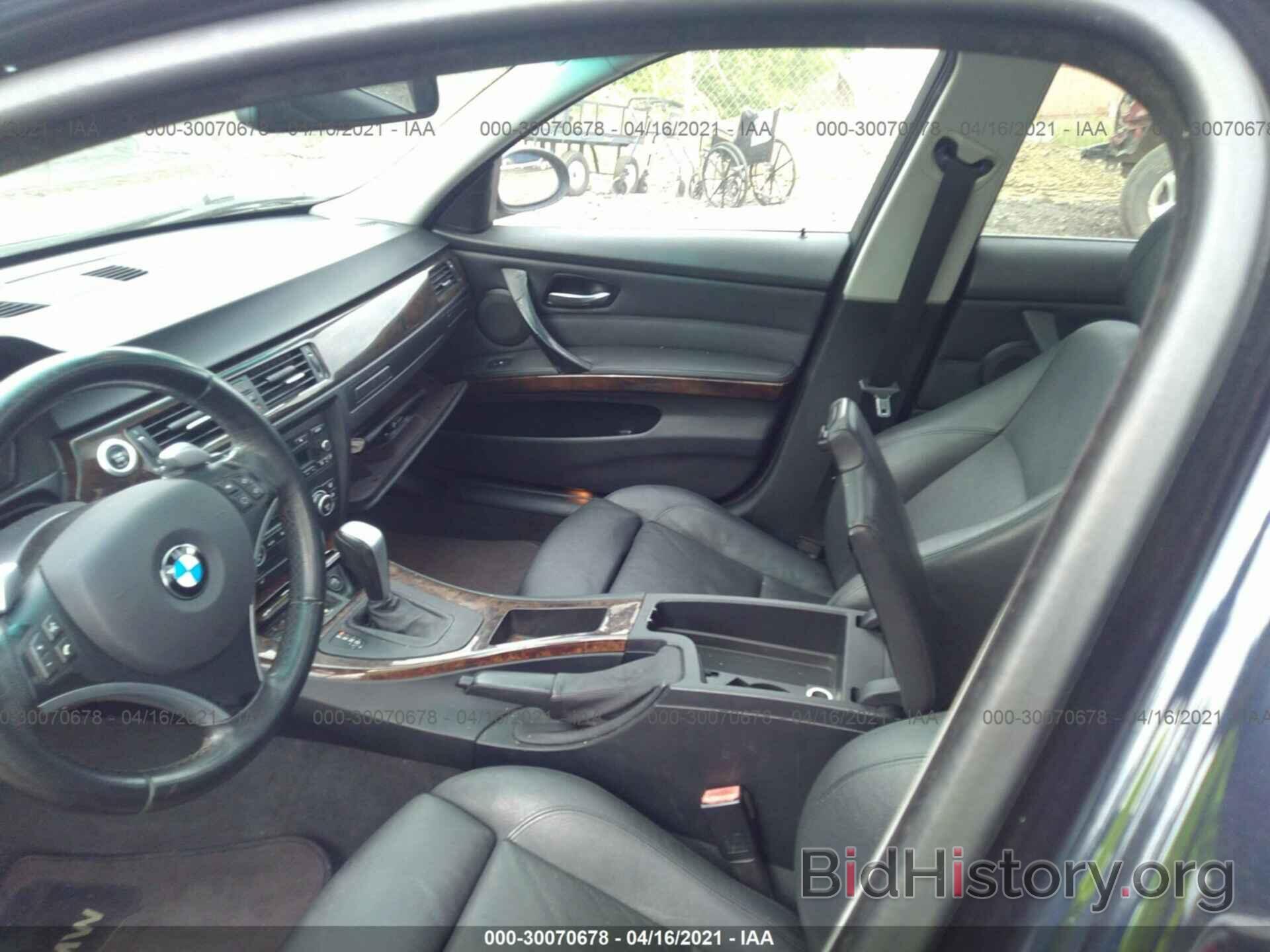 Photo WBAVB73558KY64927 - BMW 3 SERIES 2008