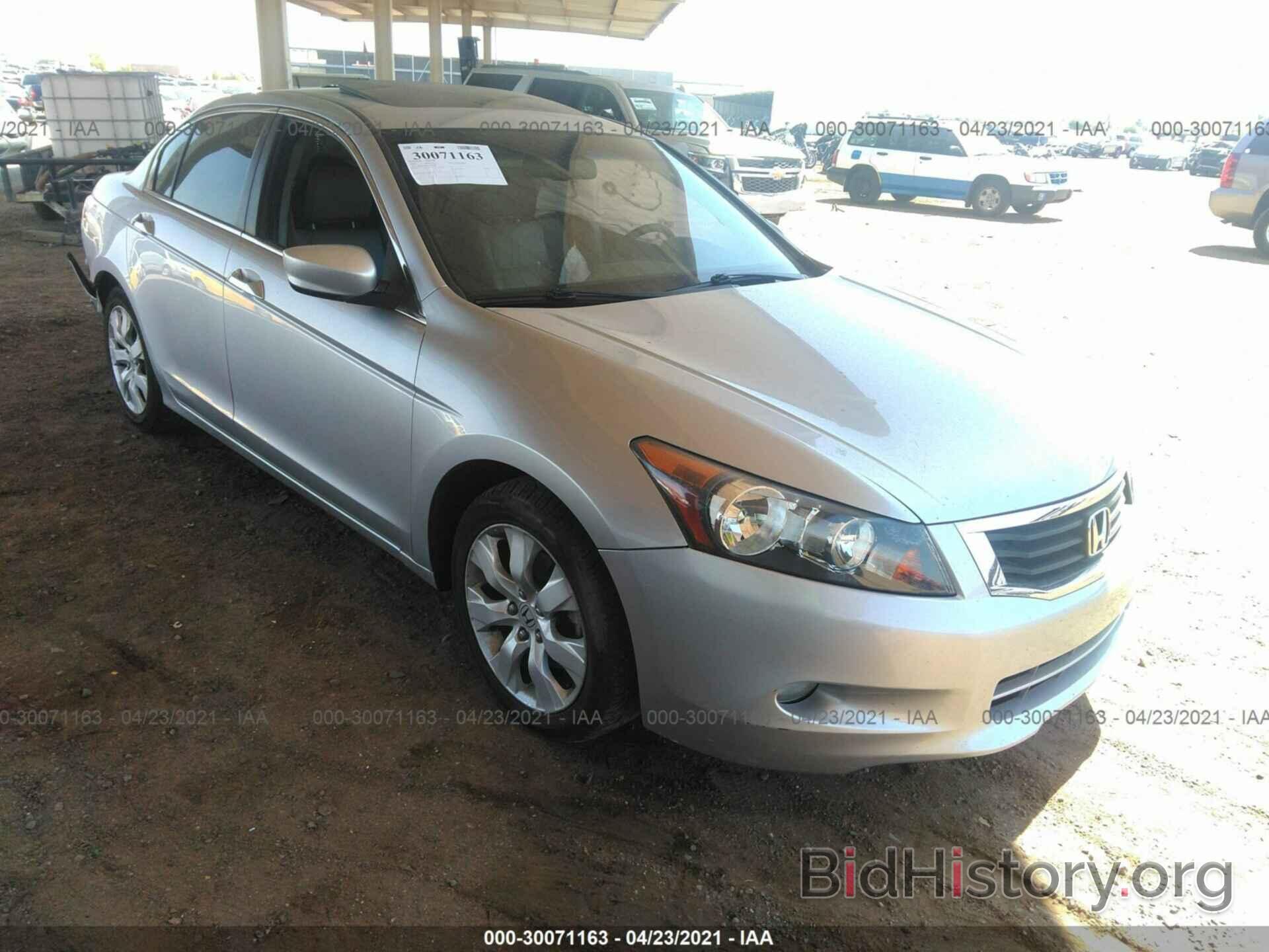 Photo 1HGCP3F86AA002002 - HONDA ACCORD SDN 2010