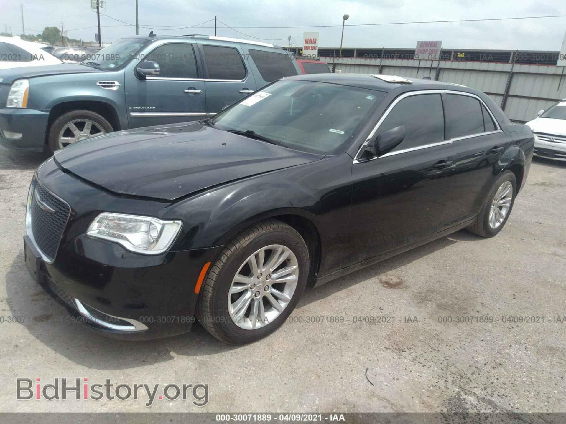 2016 CHRYSLER 300 - VIN: 2C3CCAAG0GH294502 - Фото 2