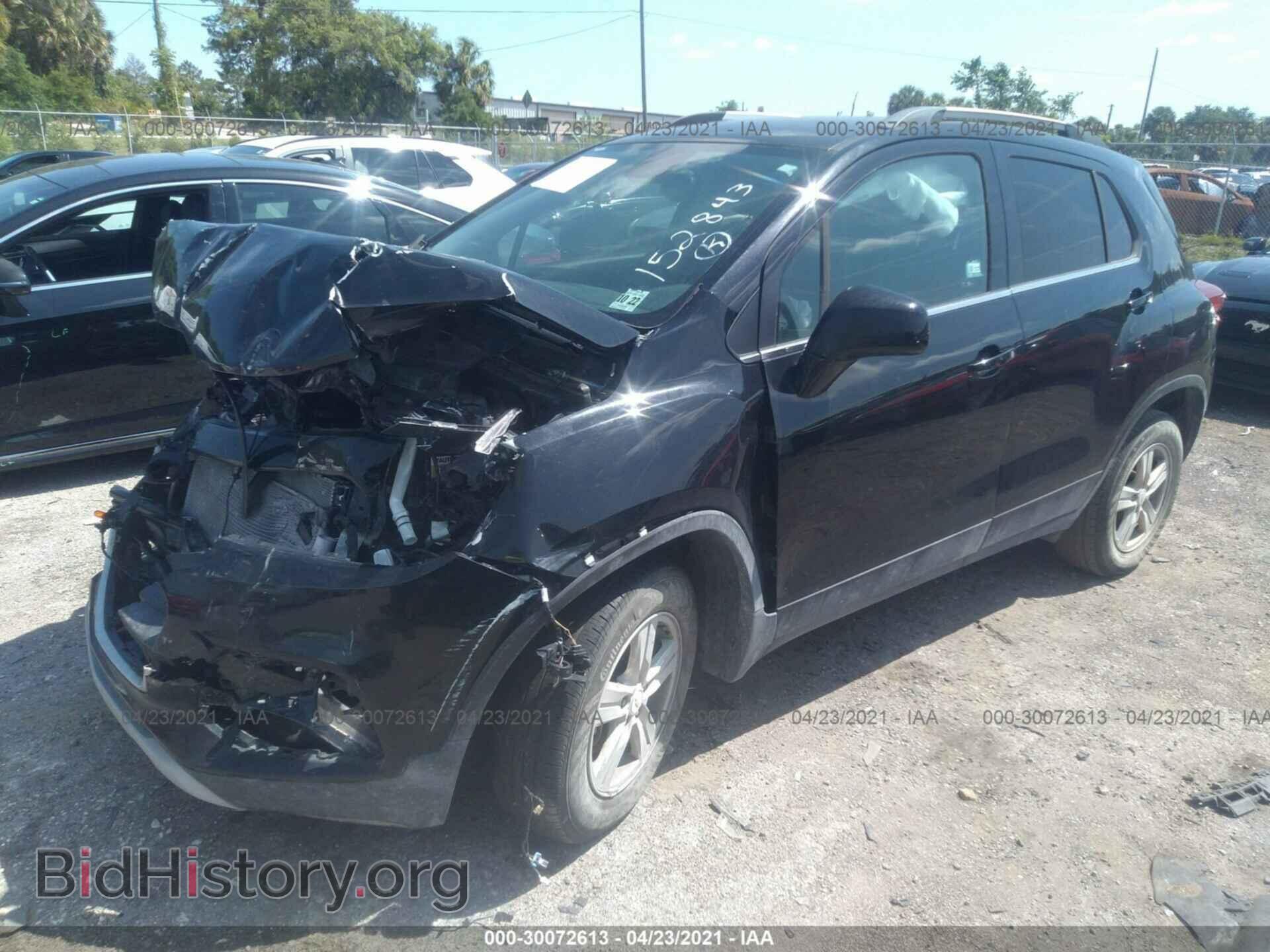 2017 CHEVROLET TRAX - VIN: 3GNCJPSB8HL152843 - Фото 2