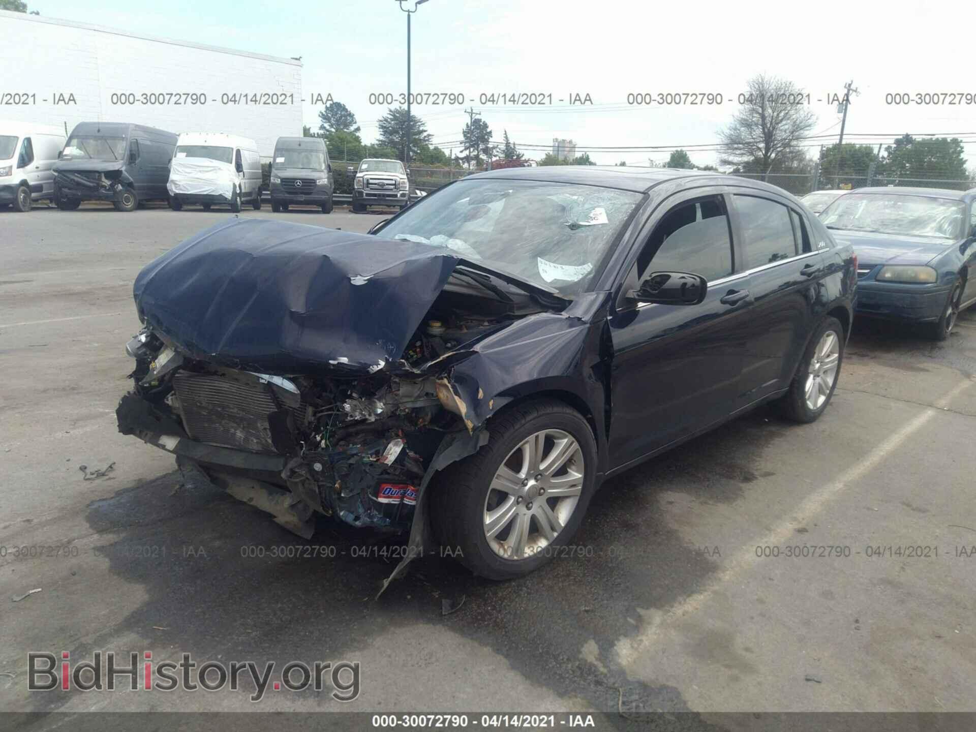 2013 CHRYSLER 200 - VIN: 1C3CCBBB3DN674476 - Фото 2