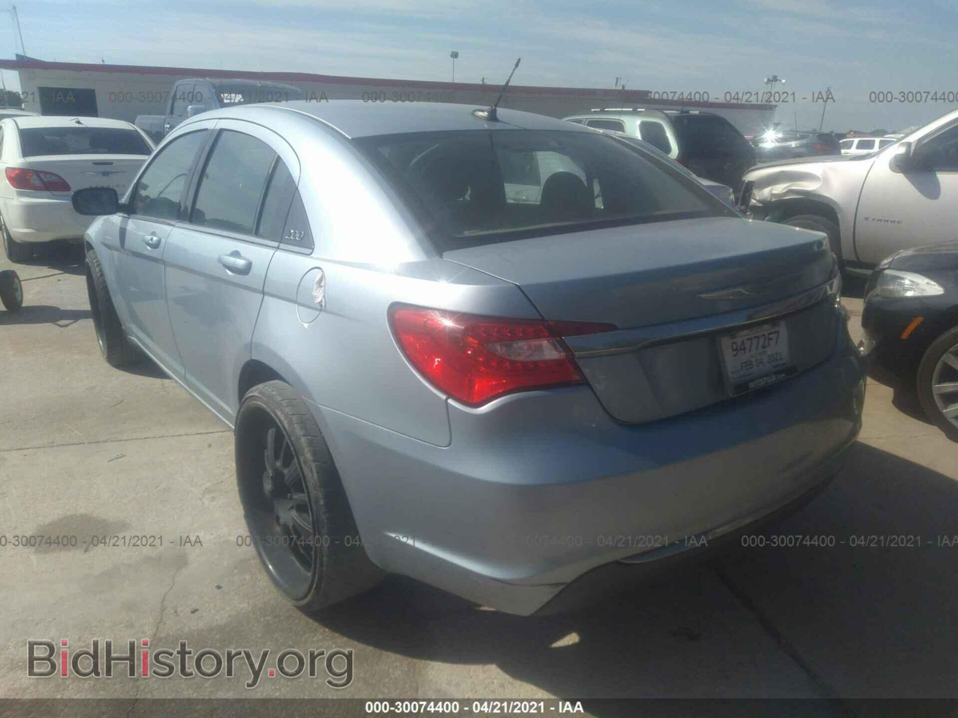 2013 CHRYSLER 200 - VIN: 1C3CCBBB2DN592660 - Фото 3