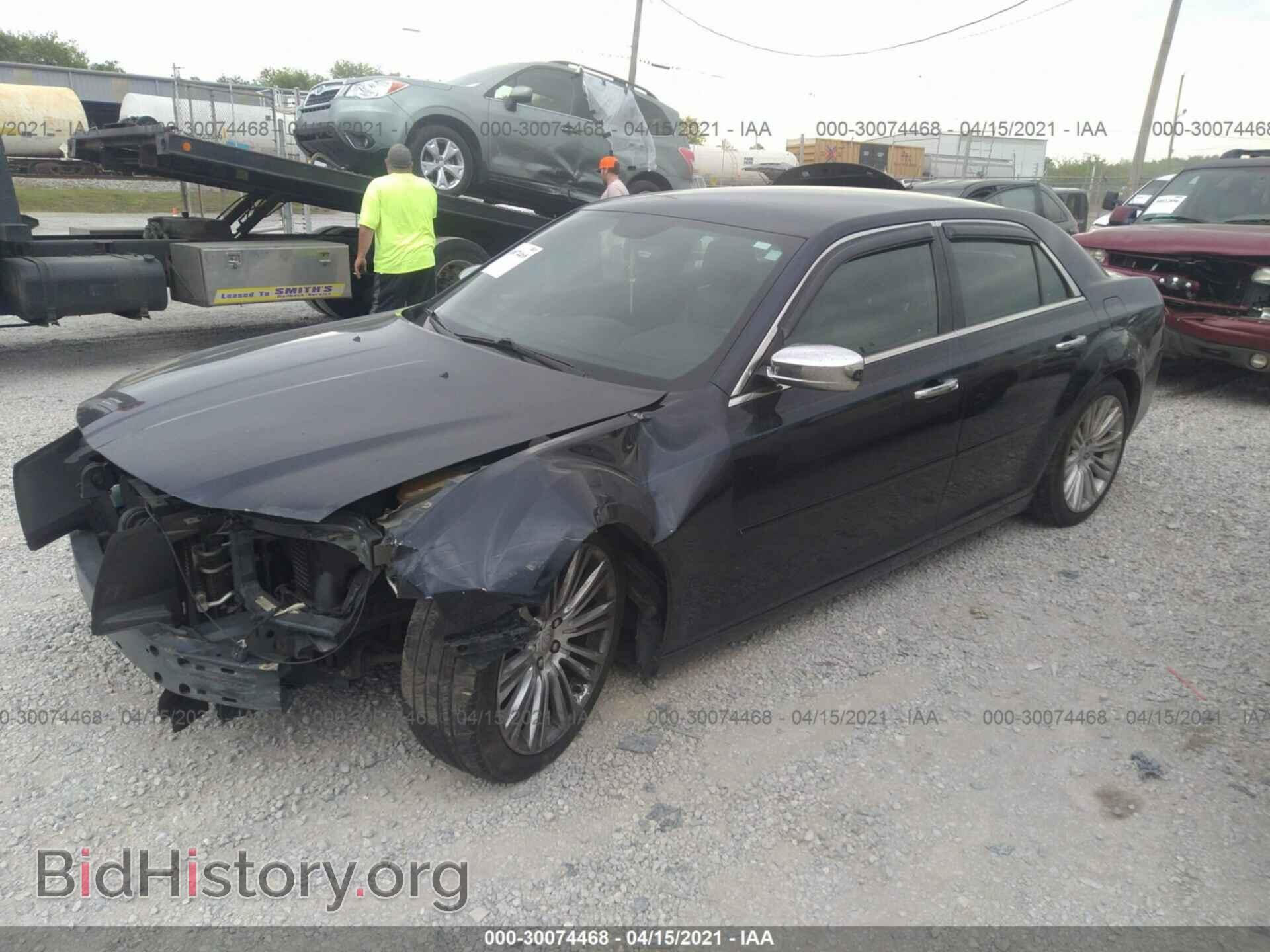 2011 CHRYSLER 300 - VIN: 2C3CA5CG8BH551019 - Фото 2