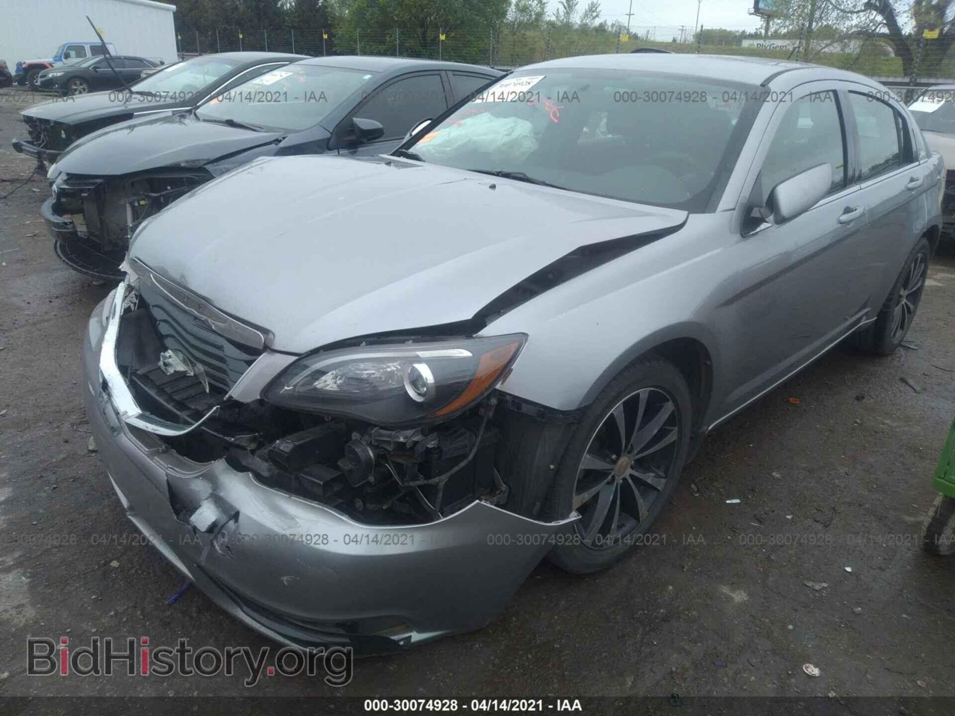 2013 CHRYSLER 200 - VIN: 1C3CCBBB5DN510310 - Фото 2