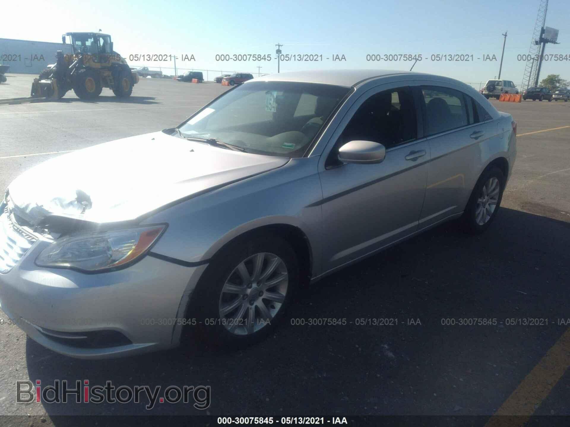 2012 CHRYSLER 200 - VIN: 1C3CCBBB6CN138751 - Photo 2