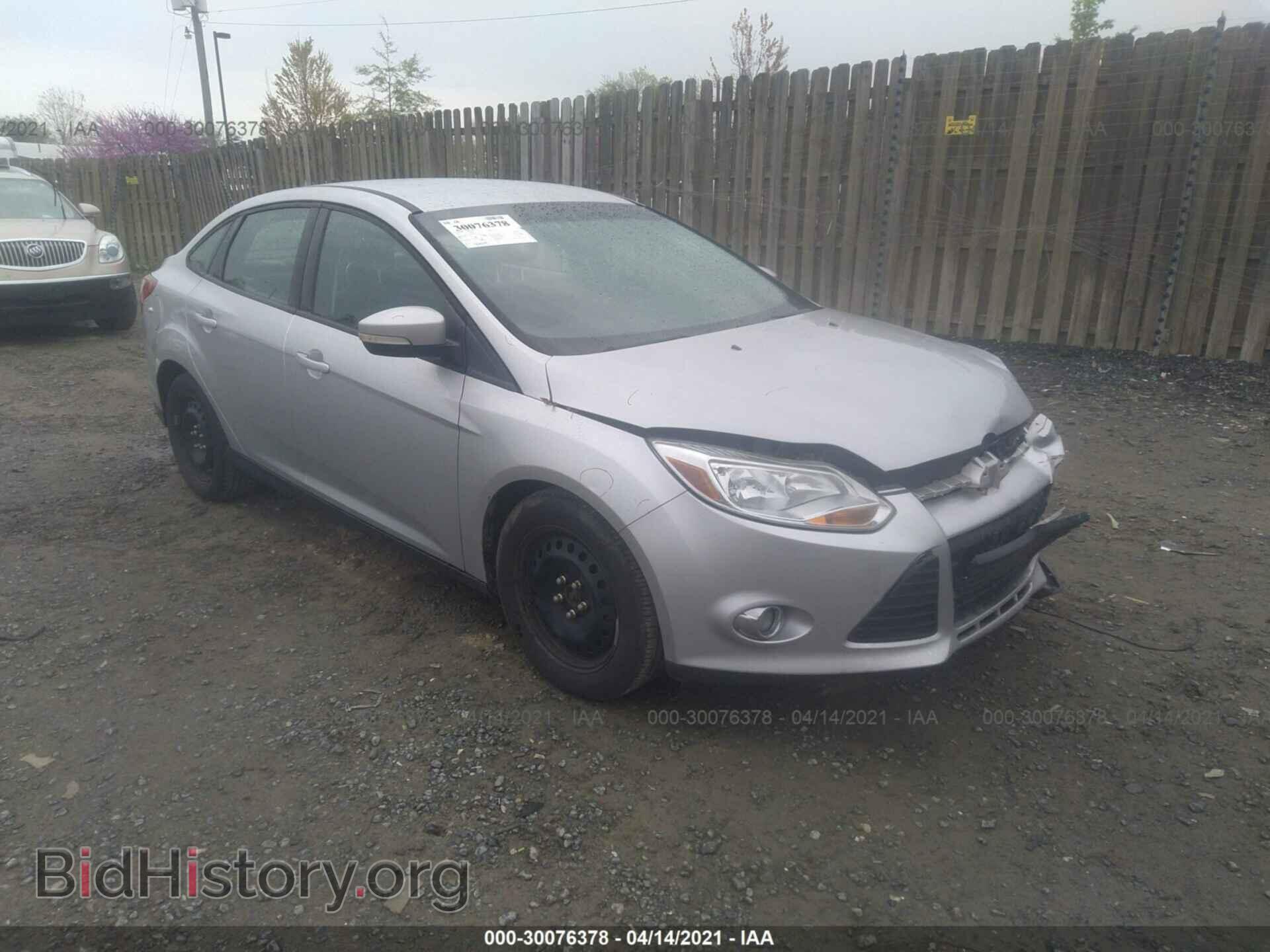 Photo 1FAHP3F28CL282745 - FORD FOCUS 2012