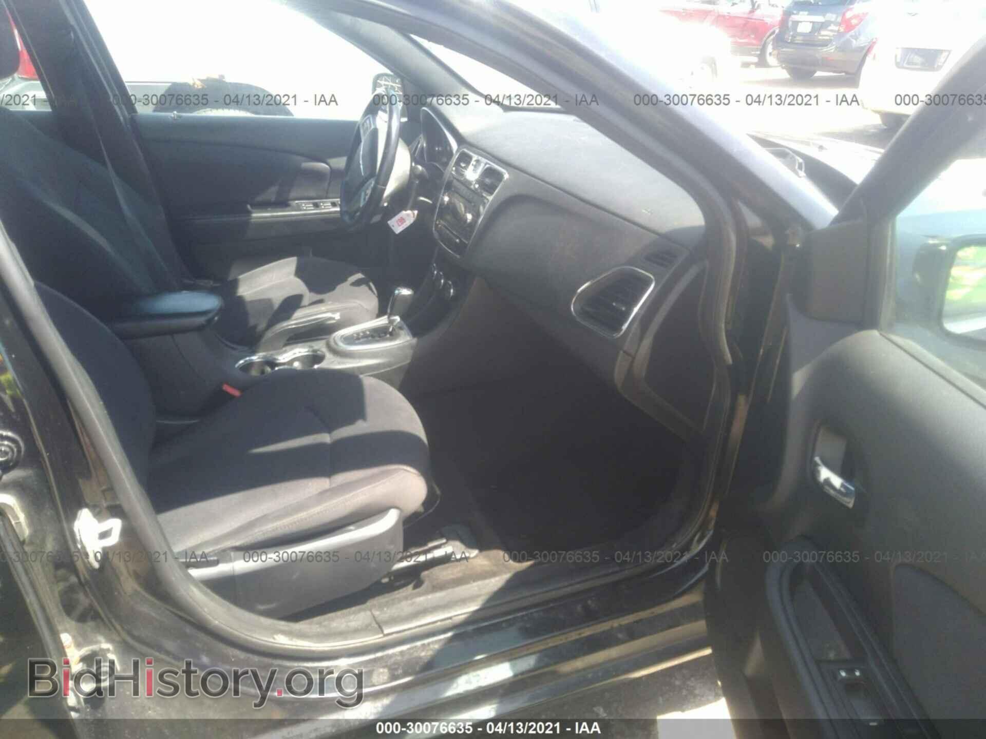 2012 CHRYSLER 200 - VIN: 1C3CCBBG5CN308240 - Фото 5